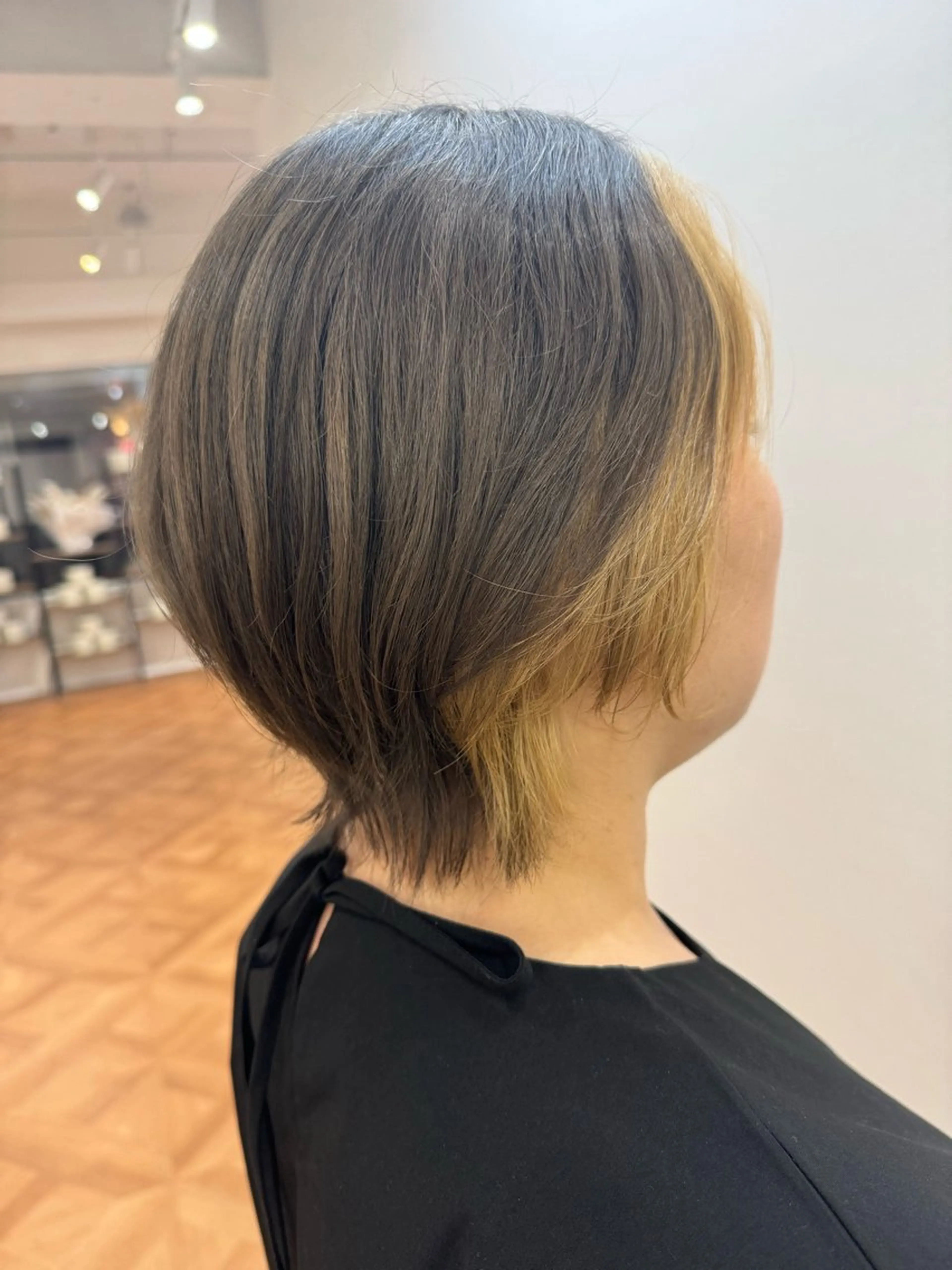 ショート カラー ミストバング フェイスフレーミング グレージュ 顔周りカット カット ヘアカラー 佐々木 有彩のヘアスタイル