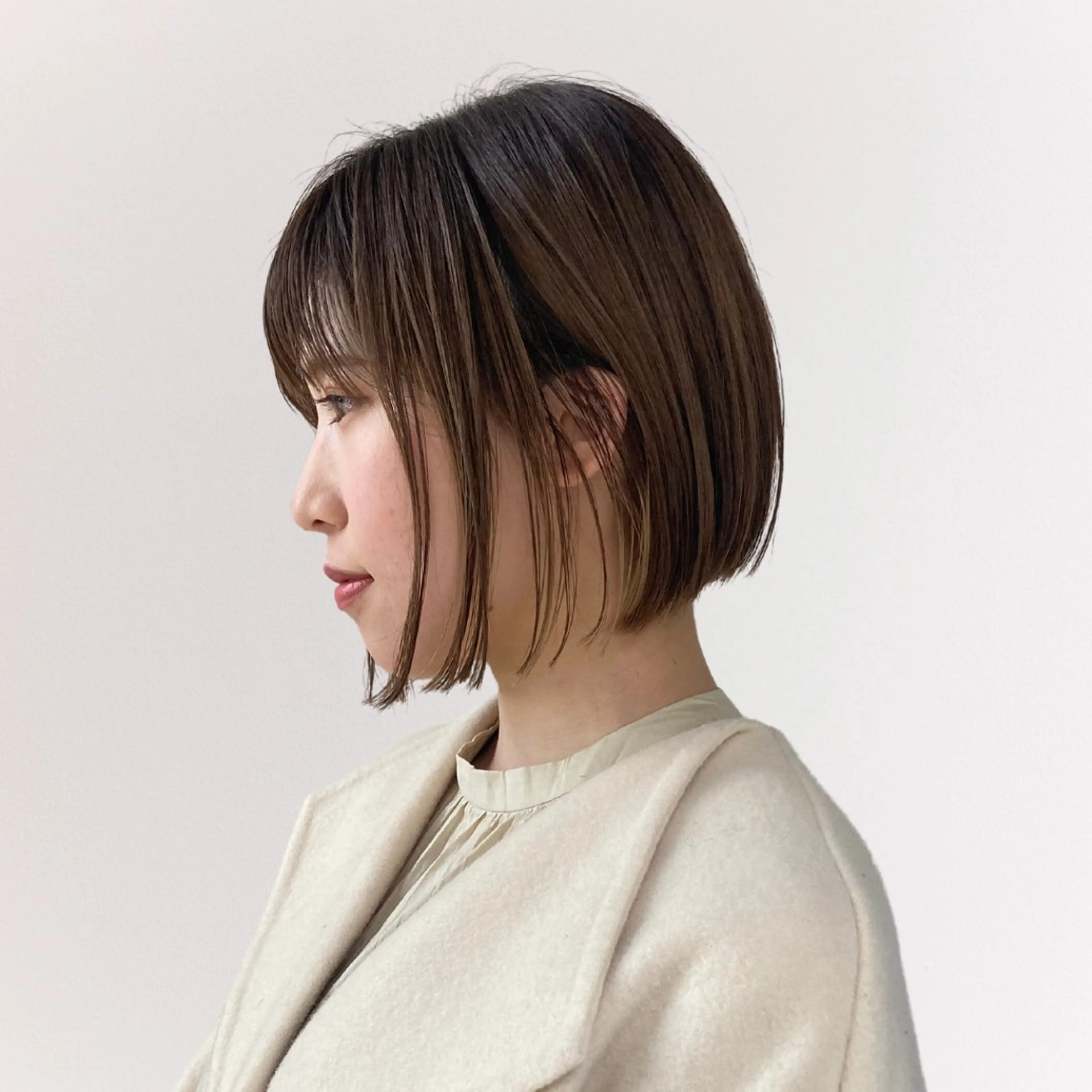 ショート カラー カット ヘアカラー トリートメント KOHNO/ブリーチ なし/透明感カラーのヘアスタイル