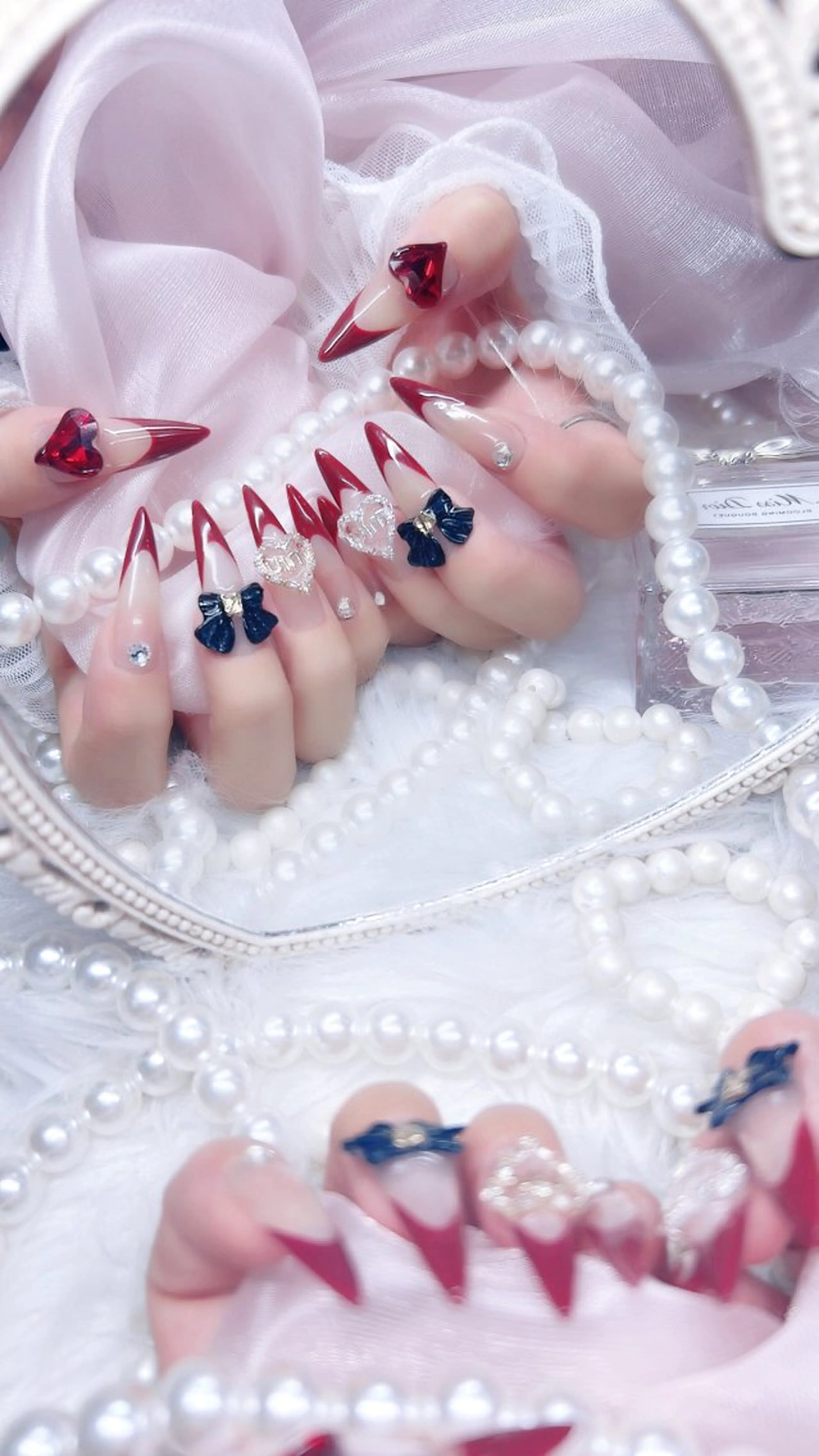 ネイル オーロラネイル 成人式 フットネイル 韓国ネイル ロングネイル ハンドネイル Yudia🦋 azuのネイルデザイン