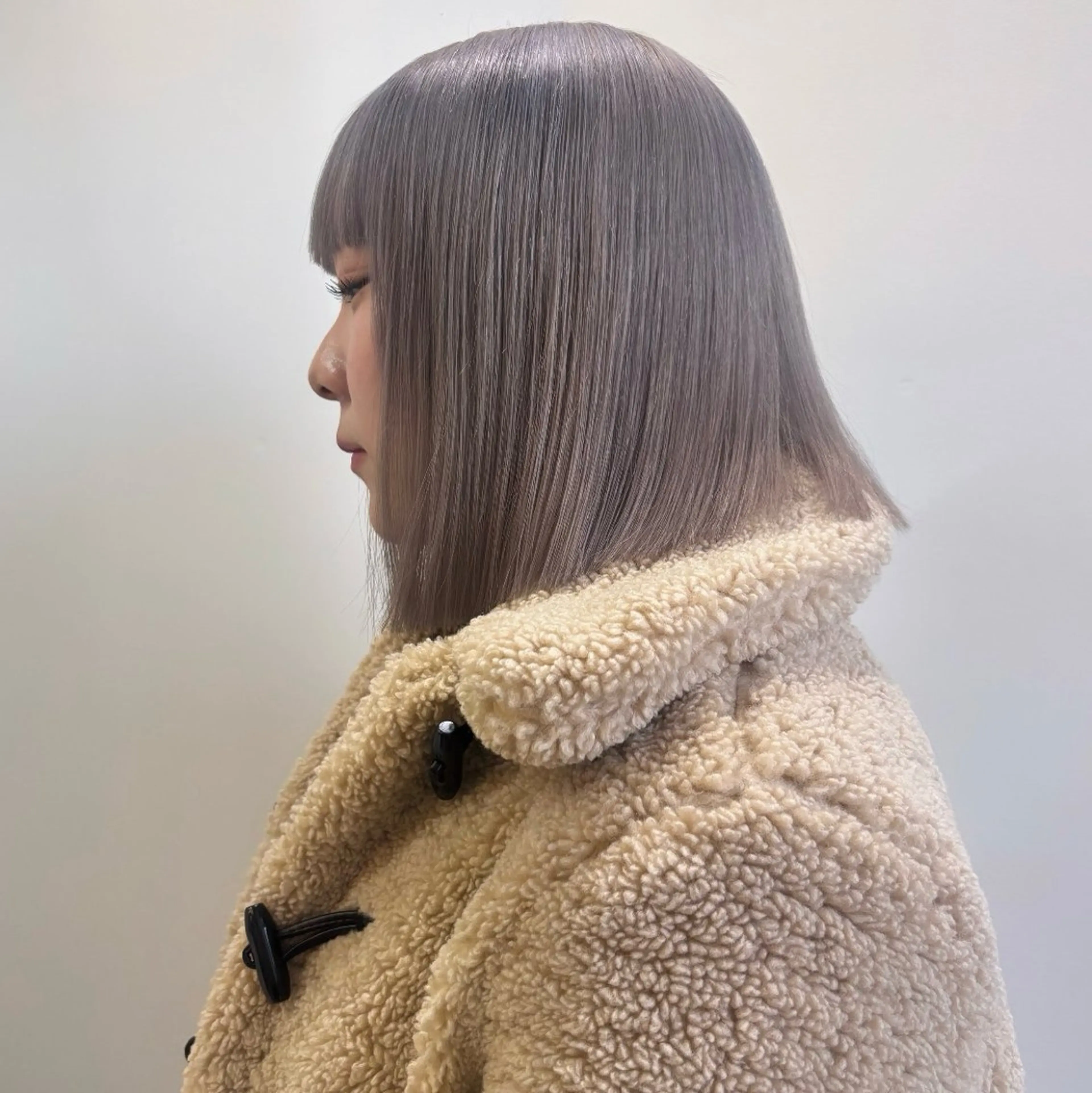 ミディアム カット ヘアカラー トリートメント ☘️かわいいハイトー ン☘️nonokaのヘアスタイル