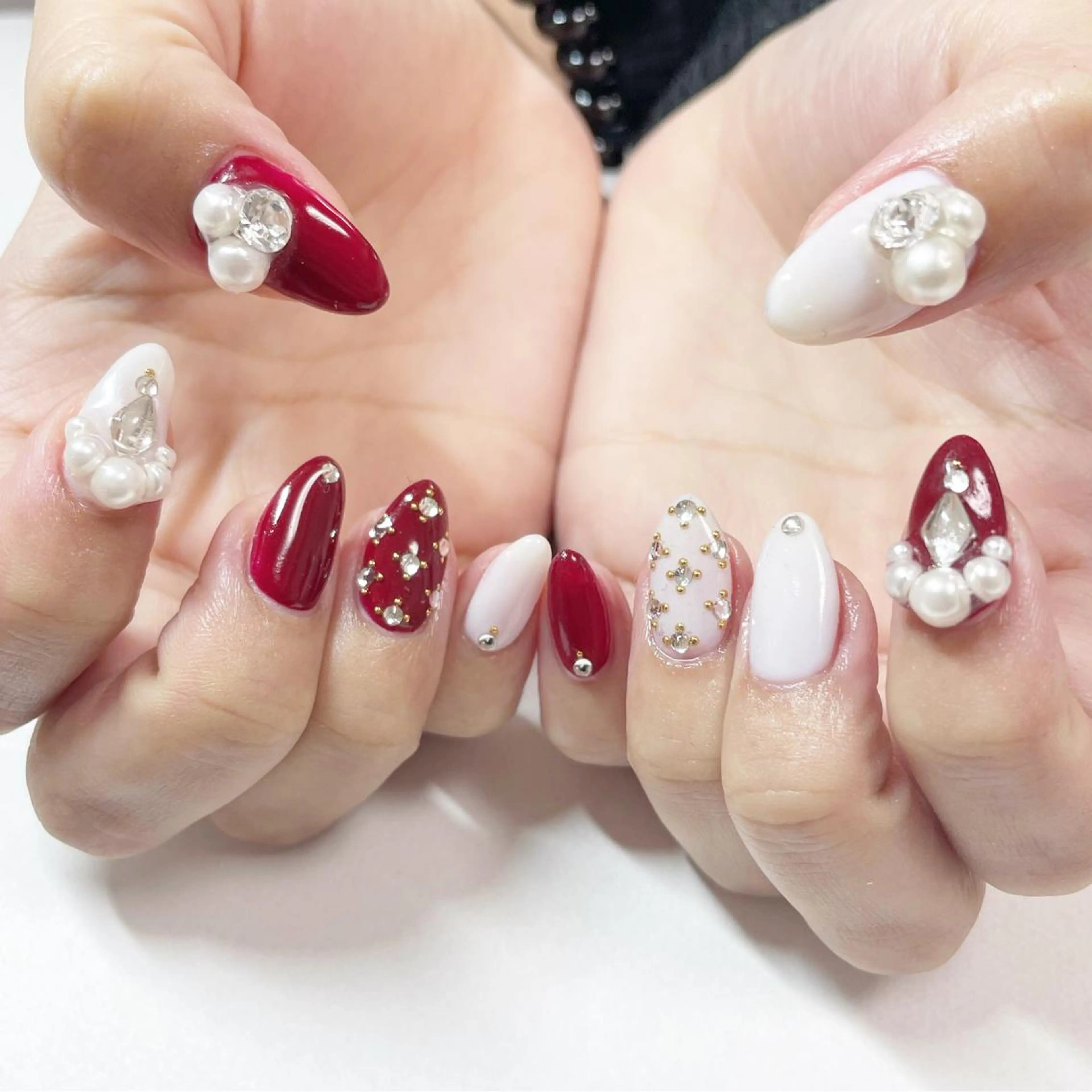 ネイル 赤色 ハンドネイル Minaminail やり放題ネイル🍓のネイルデザイン