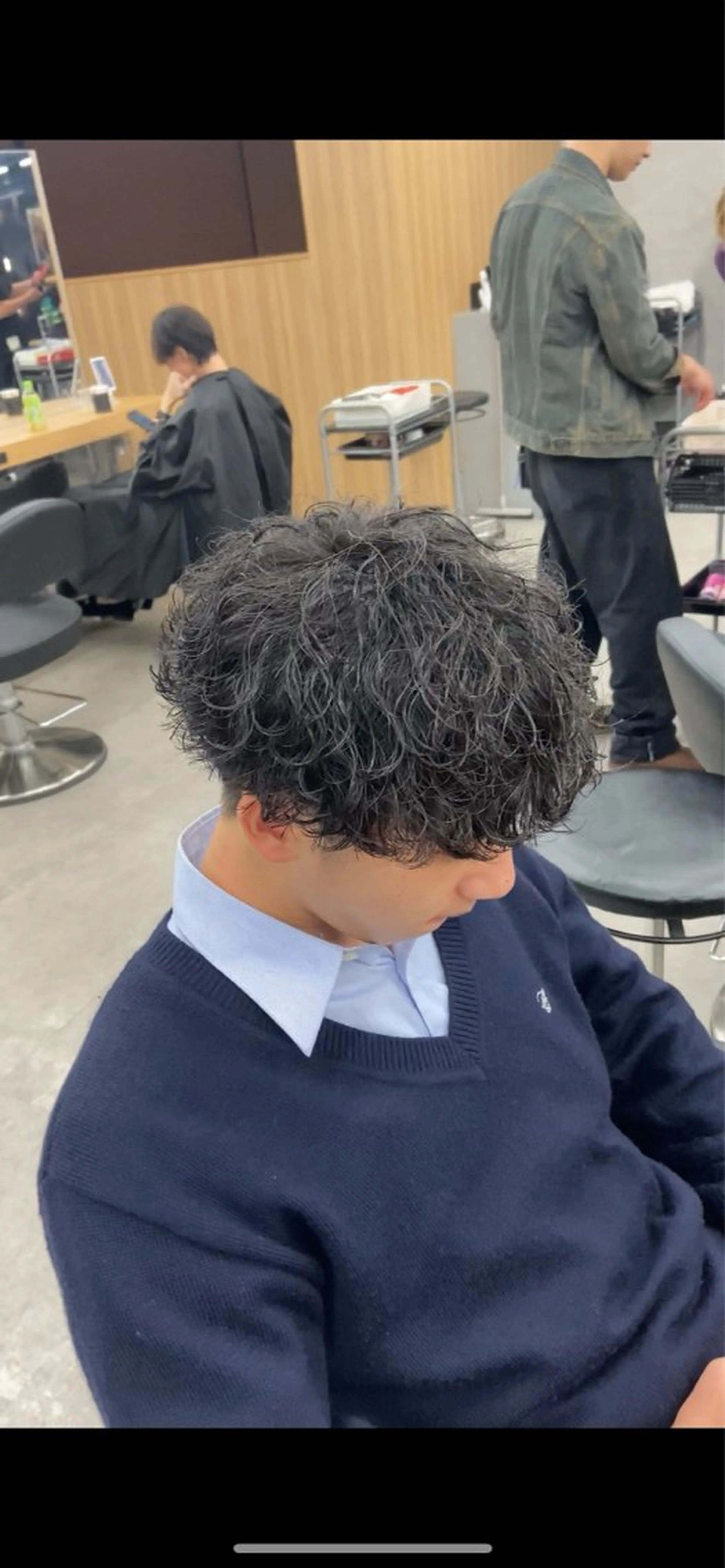 カラー メンズ センターパート メンズハイライト メンズメッシュ マッシュ メンズパーマ ヘアカラー 波巻き/サーフカール 🌊吉野裕稀のヘアスタイル