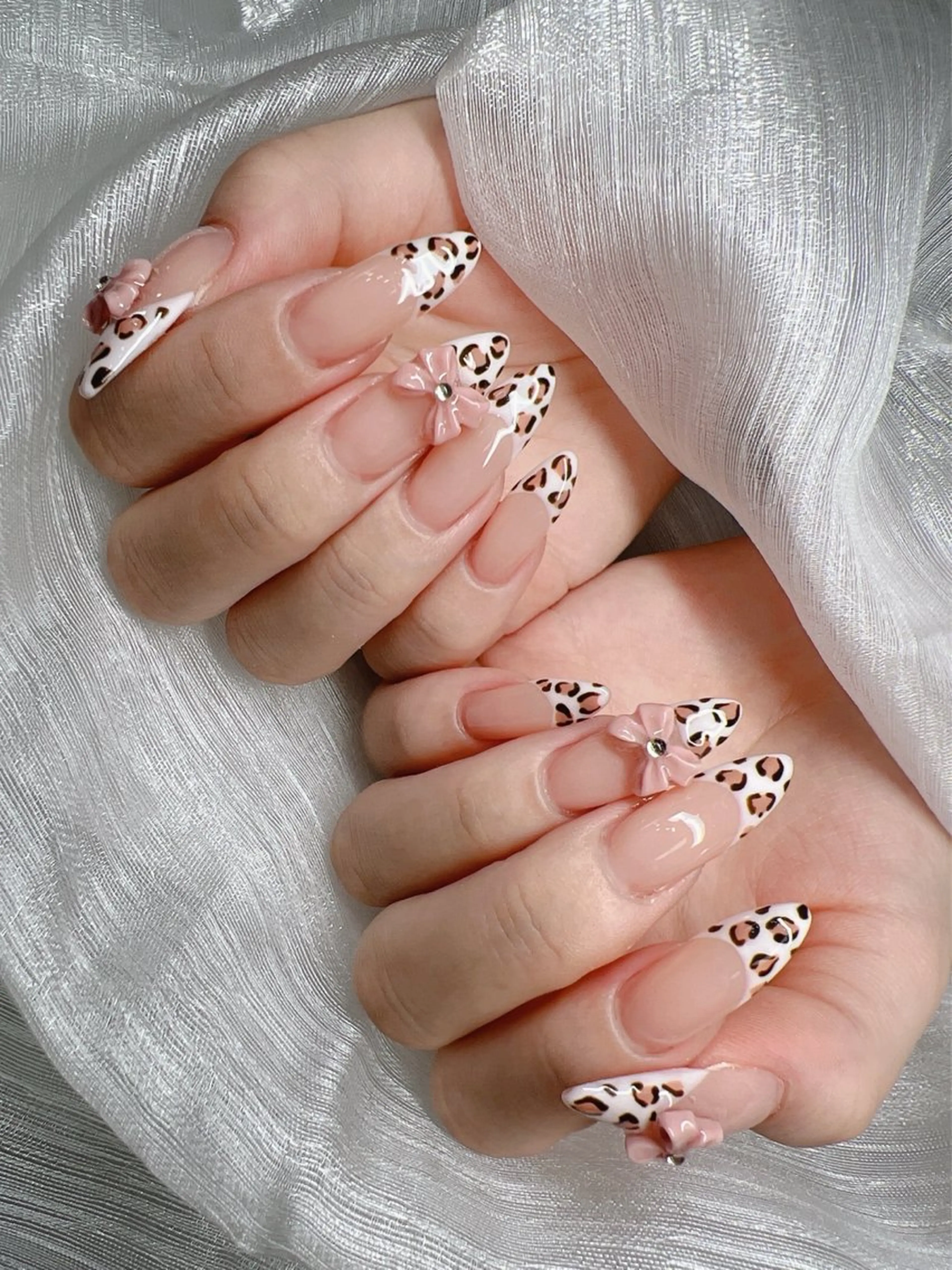 ネイル 長さ出し グラデーション キラキラネイル マグネットネイル ニュアンスネイル ハンドネイル Lee Nails チップ長さだし専門店のネイルデザイン