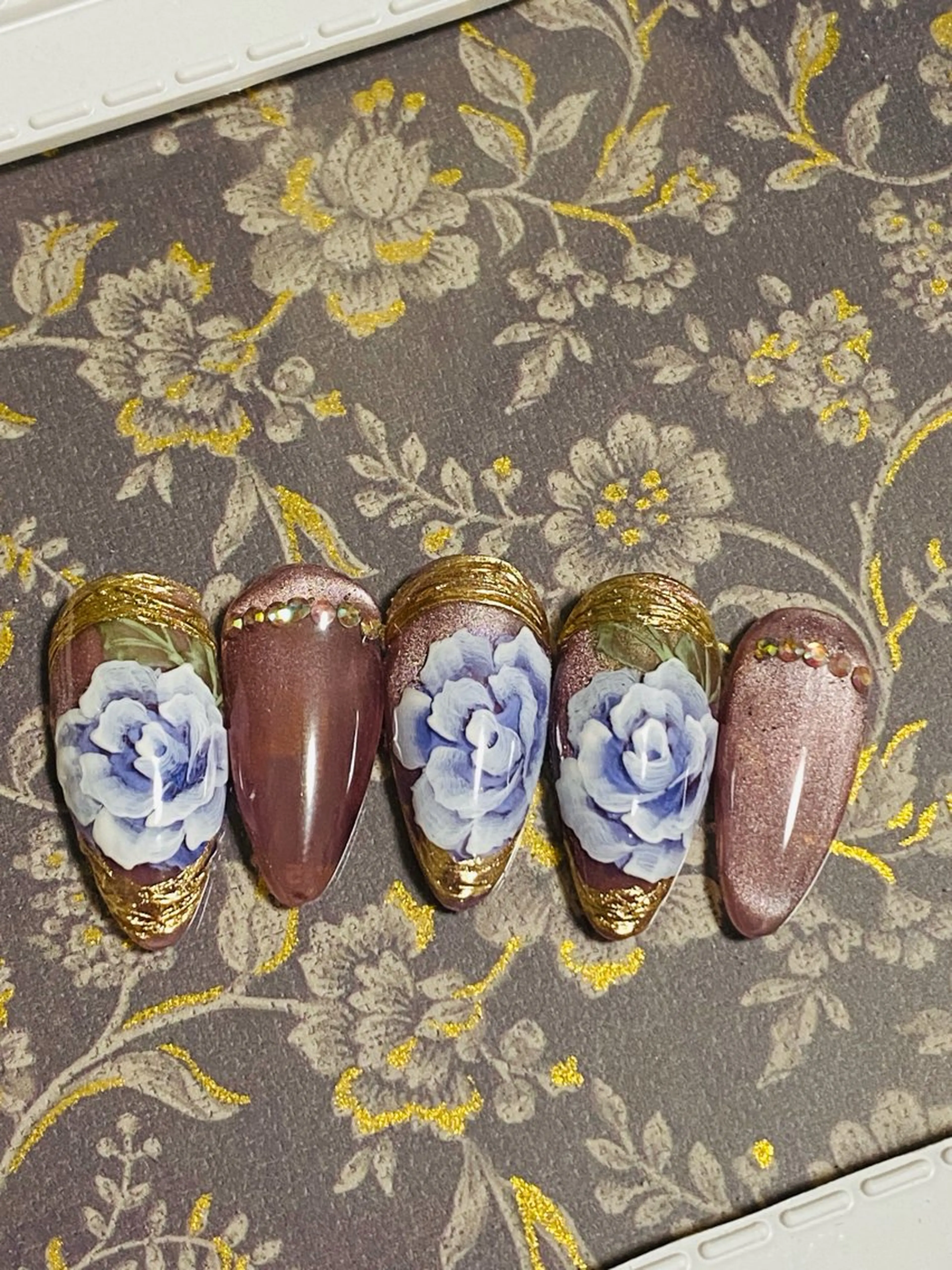 ネイル フラワーネイル マグネットネイル 自宅ネイルサロン ♦️nuance♦️のネイルデザイン