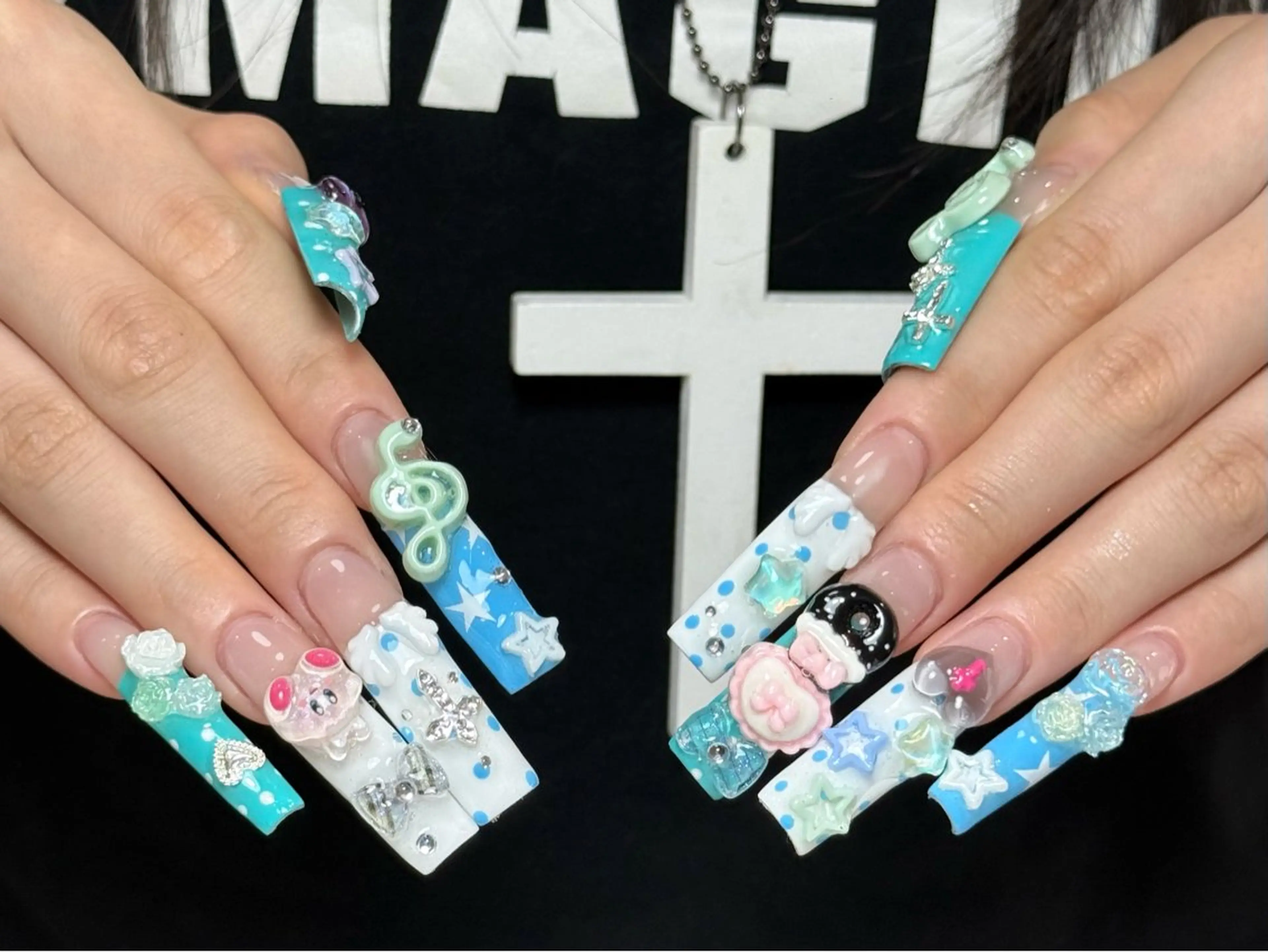 ネイル フレンチネイル ジェルネイル キラキラネイル 韓国ネイル マグネットネイル ハンドネイル Julli nail studio所属・Julli NailStudioのネイルデザイン