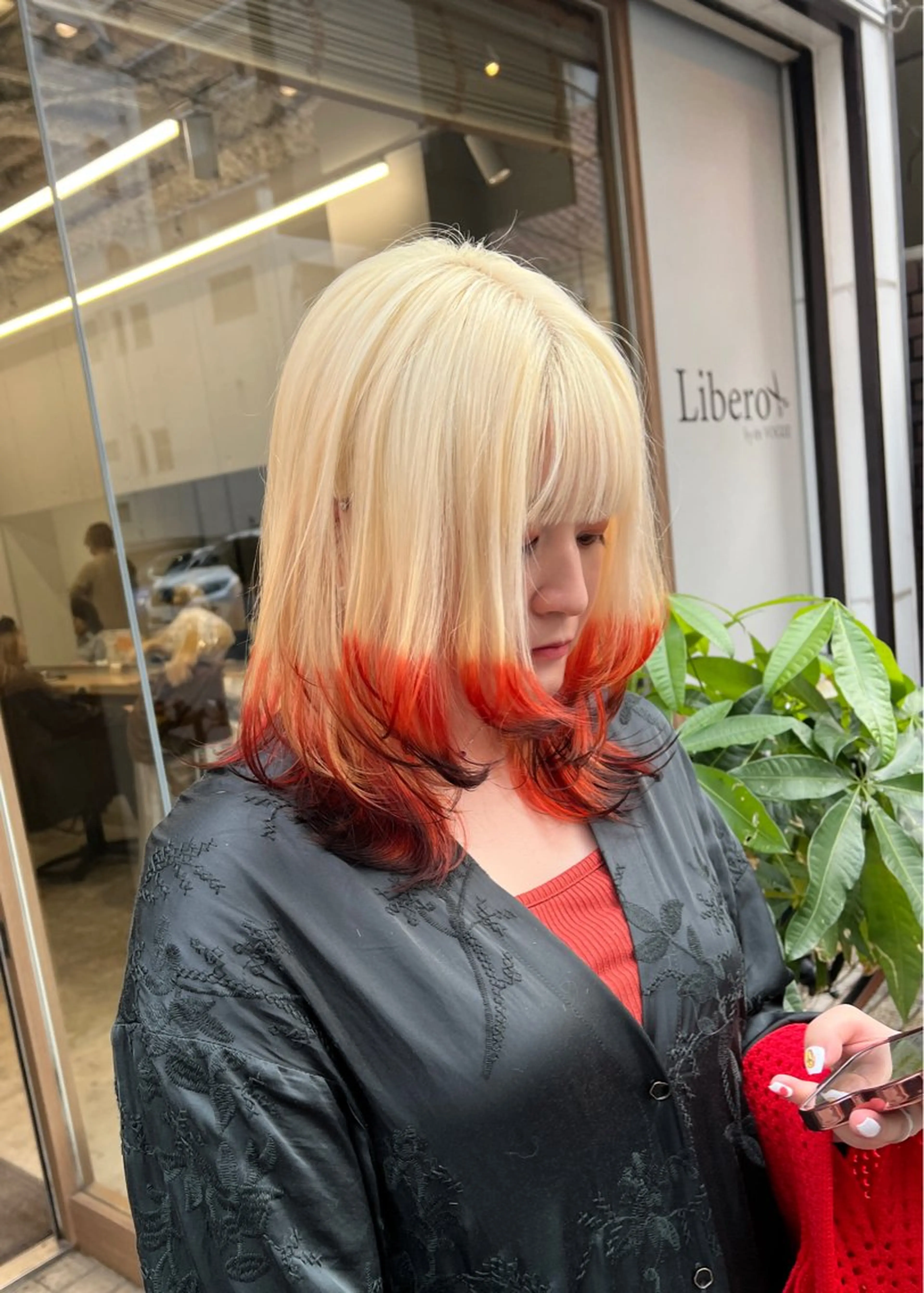 ミディアム カラー ブリーチ 狐カラー レイヤー/デザイン カラー岡本智樹のヘアスタイル