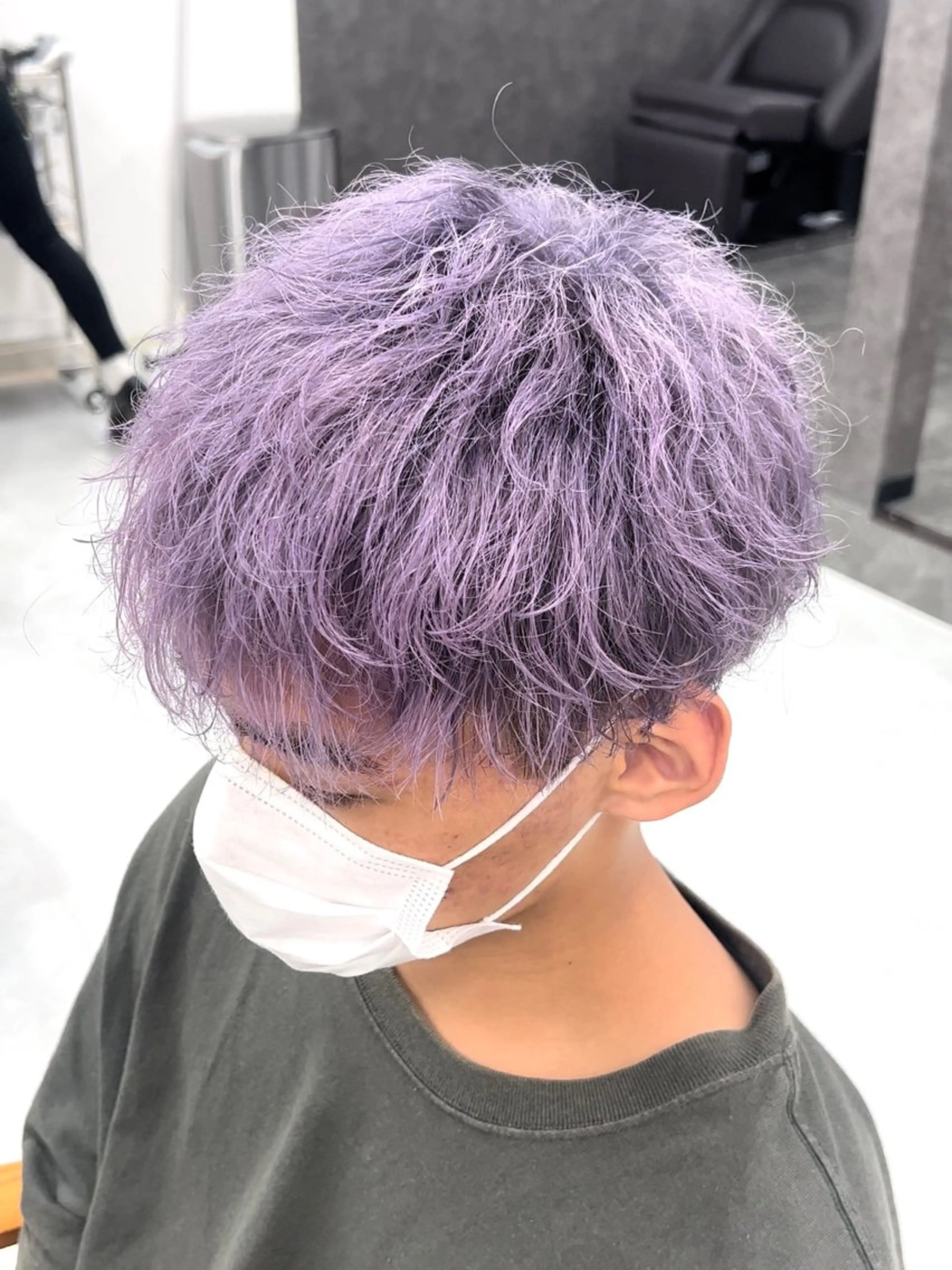 ショート カラー メンズ メンズブリーチ ブリーチ パープルカラー カット ヘアカラー トリートメント ヘアセット 飛田 楓信のヘアスタイル