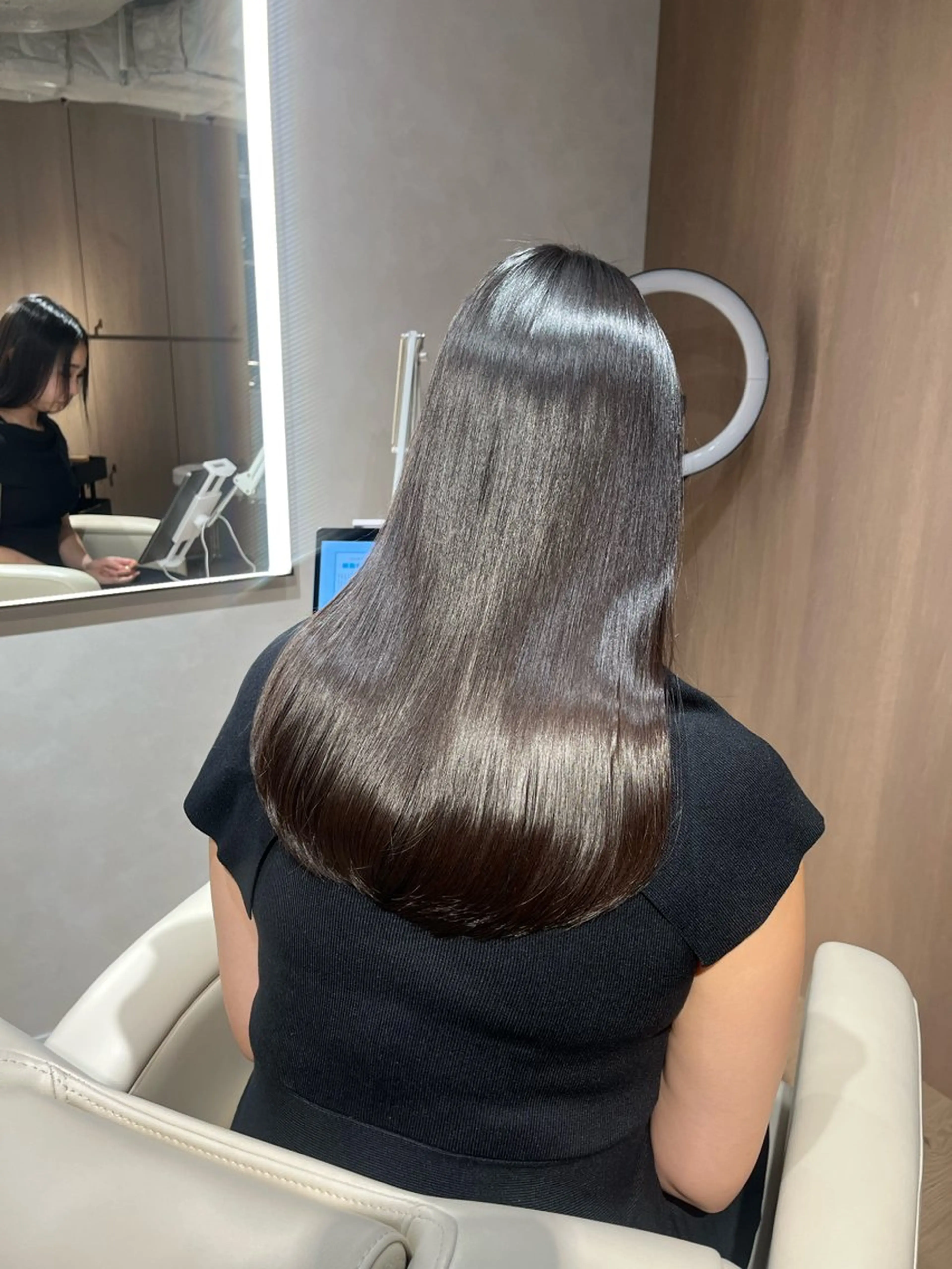 ロング パーマ 縮毛矯正 ストレートパーマ 大西 愛梨のヘアスタイル