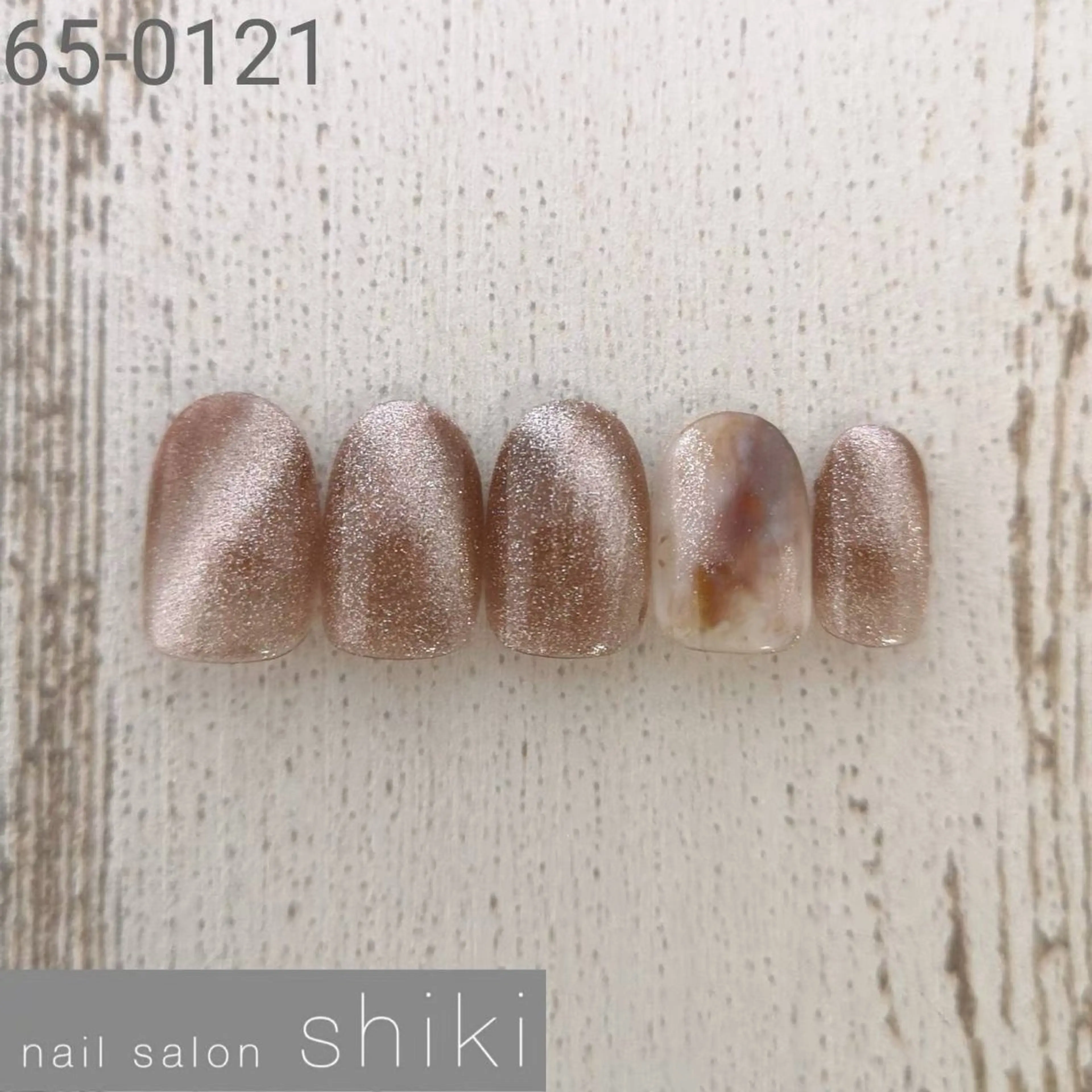 ネイル ネイルサロンshiki 平塚店所属・ウエダ ナツコのネイルデザイン