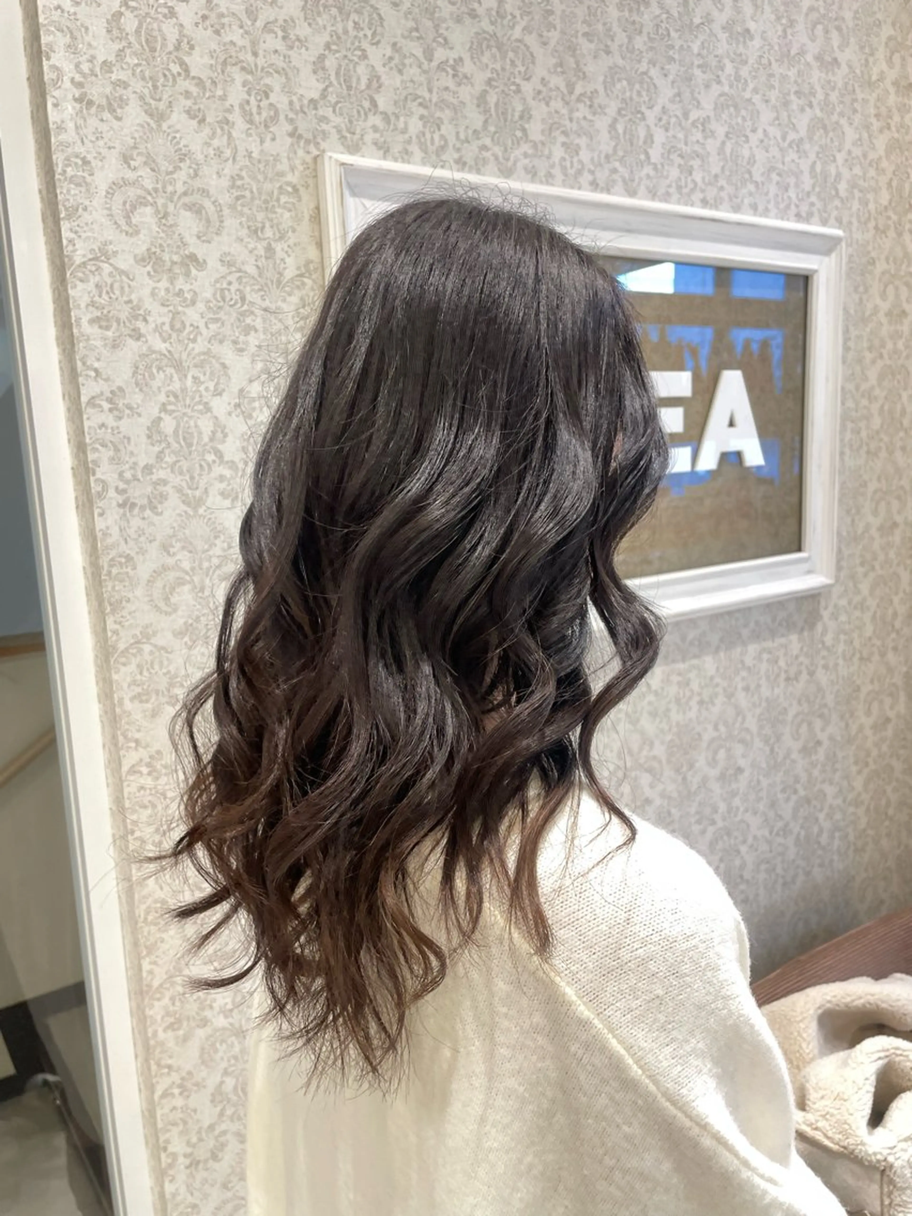 ロング ヘアアレンジ ヘアセット 暖色カラー/ブリーチ なしカラー/艶カラーのヘアスタイル