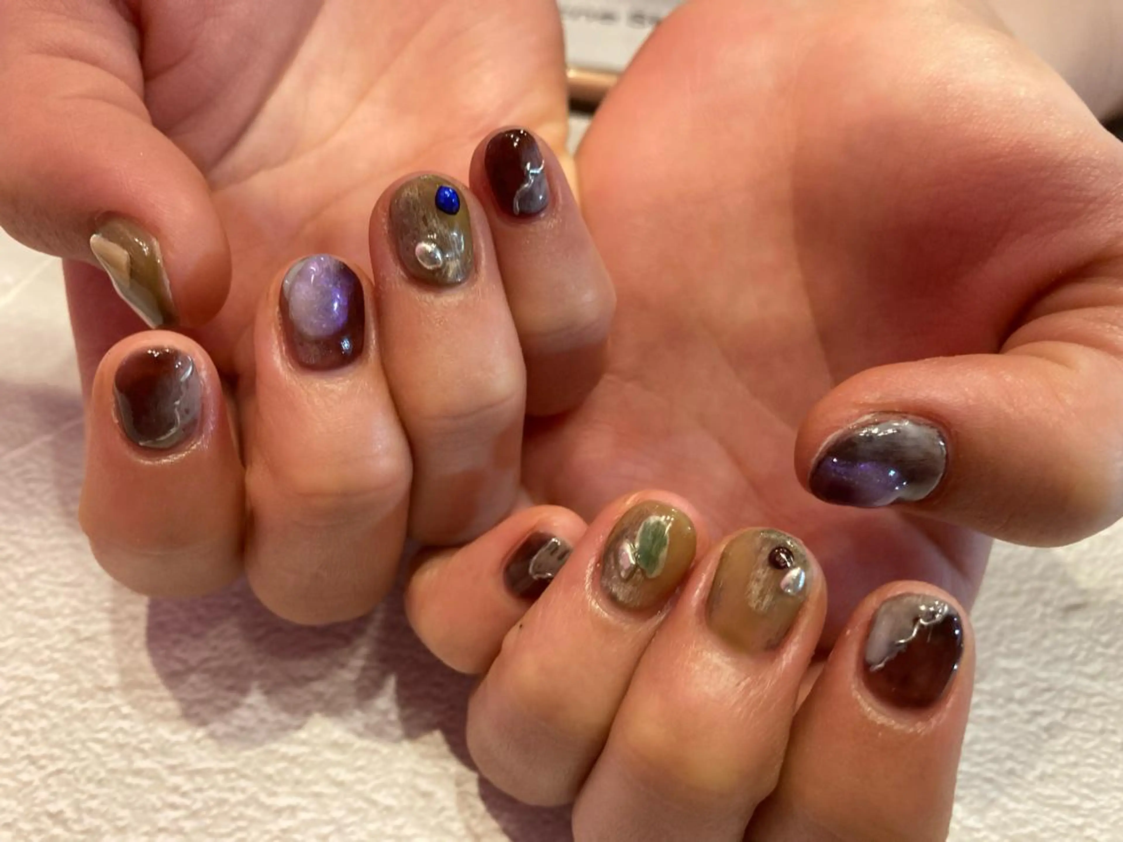 ネイル キラキラ オメメのネイルデザイン