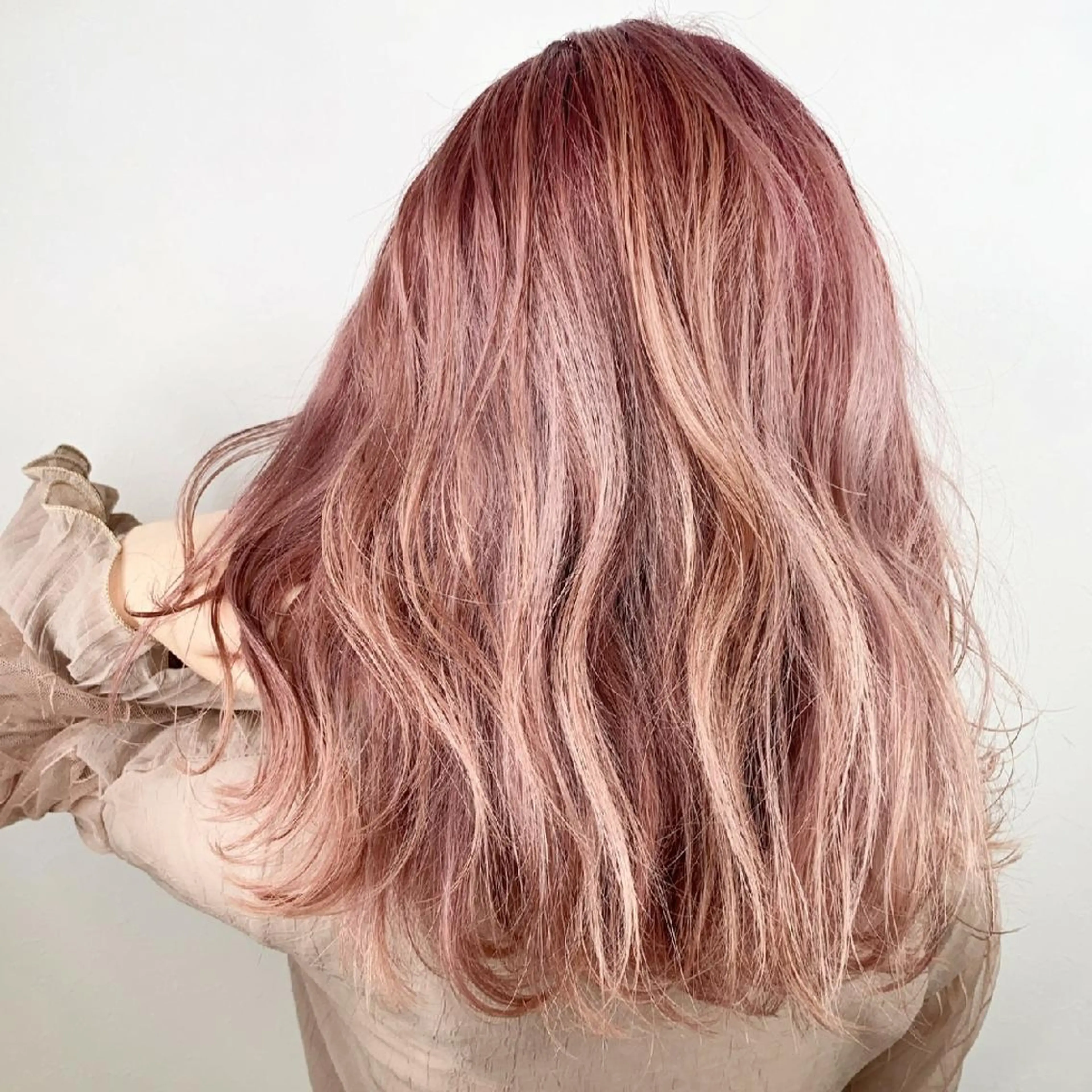 ミディアム カラー ミディアムパーマ アッシュ アッシュブラウン ベージュカラー 黒髪 カット ヘアカラー N° aria 三軒茶屋のヘアスタイル