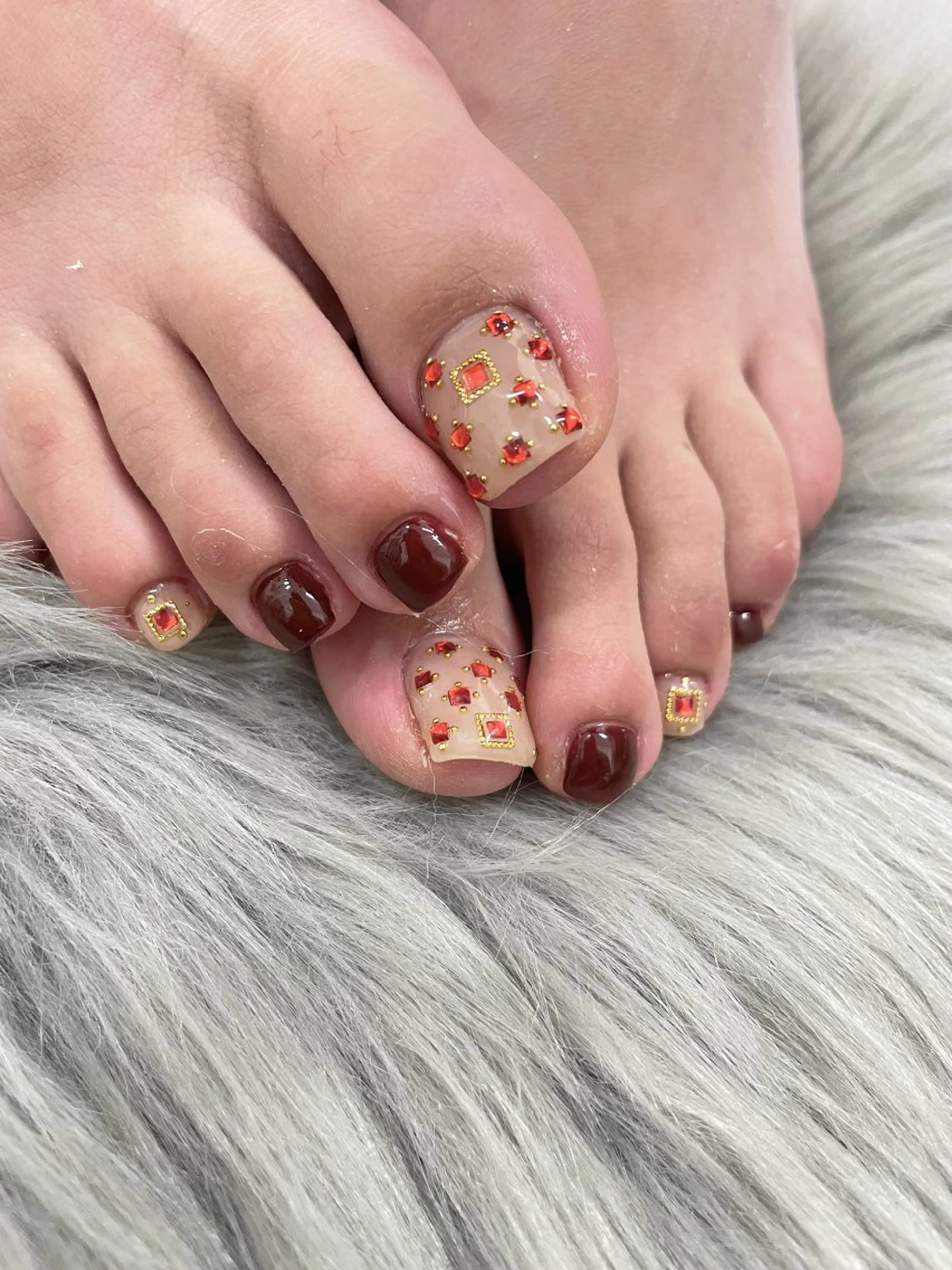 ネイル ボルドー フットネイル ジェルネイル フットネイル JFYnail所属・昭和町ネイル 𝘯𝘢𝘮𝘪のネイルデザイン