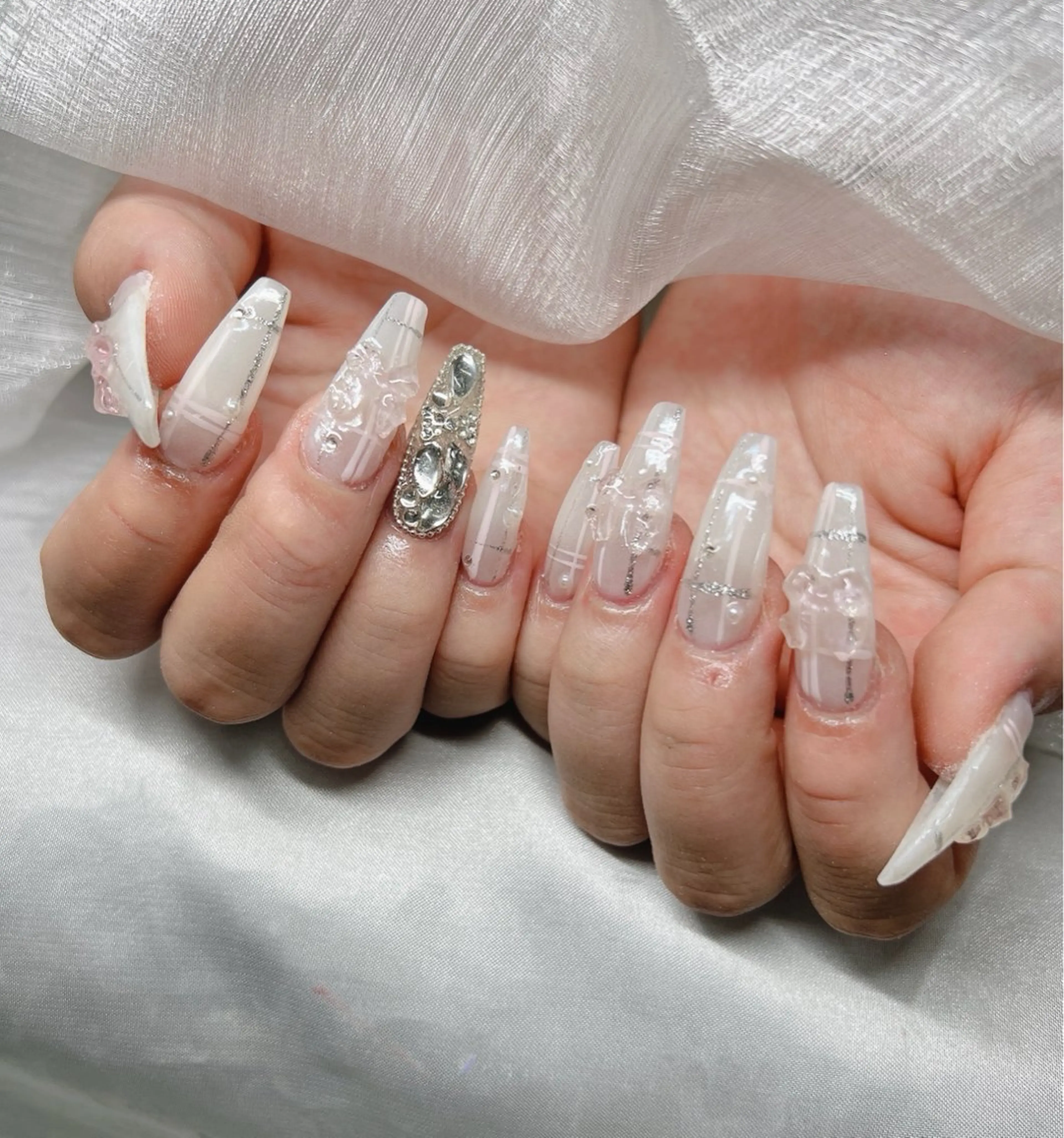 ネイル 長さ出し グラデーション 卒業式 キラキラネイル マグネットネイル ハンドネイル Lee Nailsのネイルデザイン