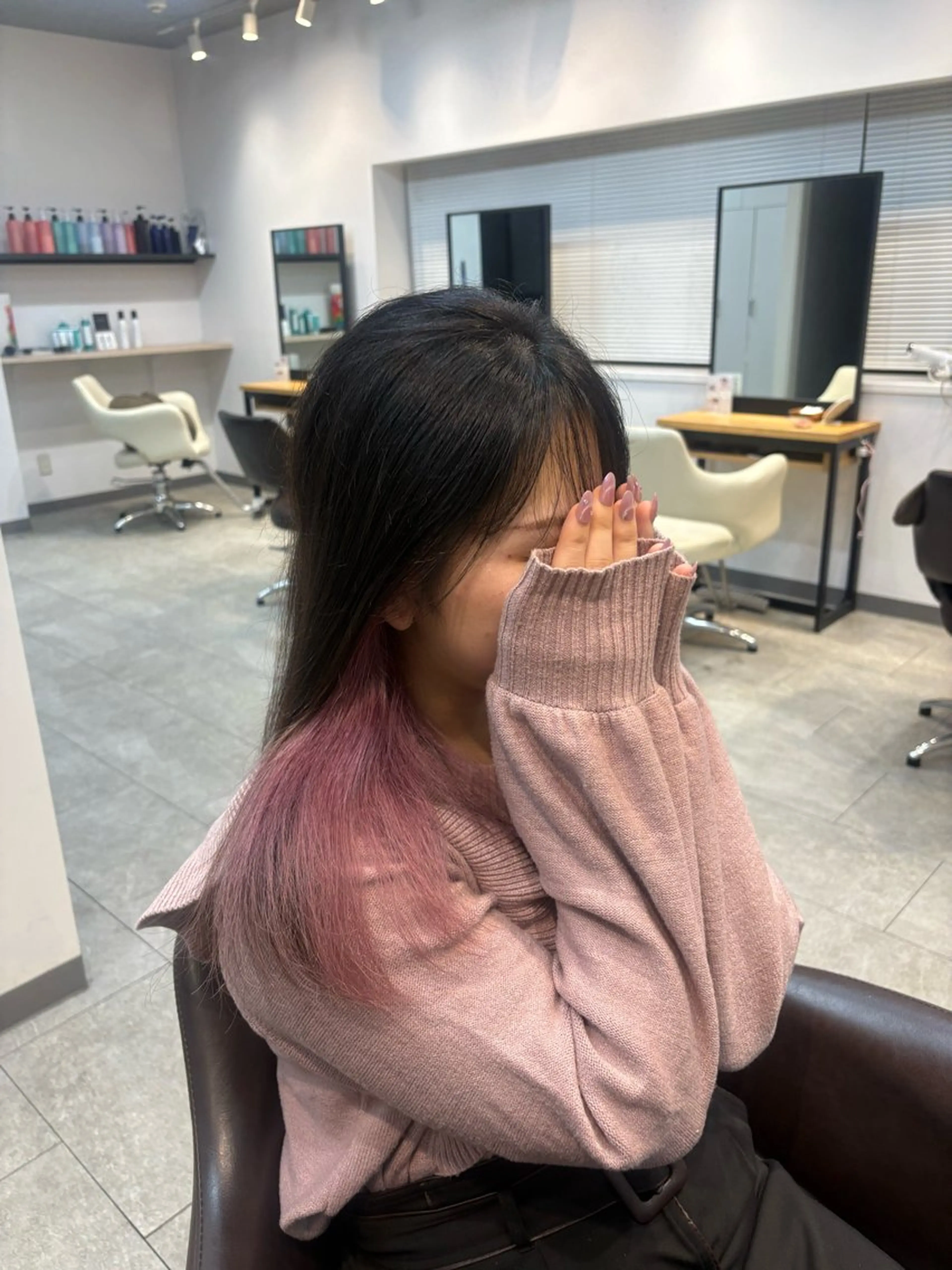 ミディアム neaf 六本木店所属・六本木🩷ハイライト 望月彩音のヘアスタイル