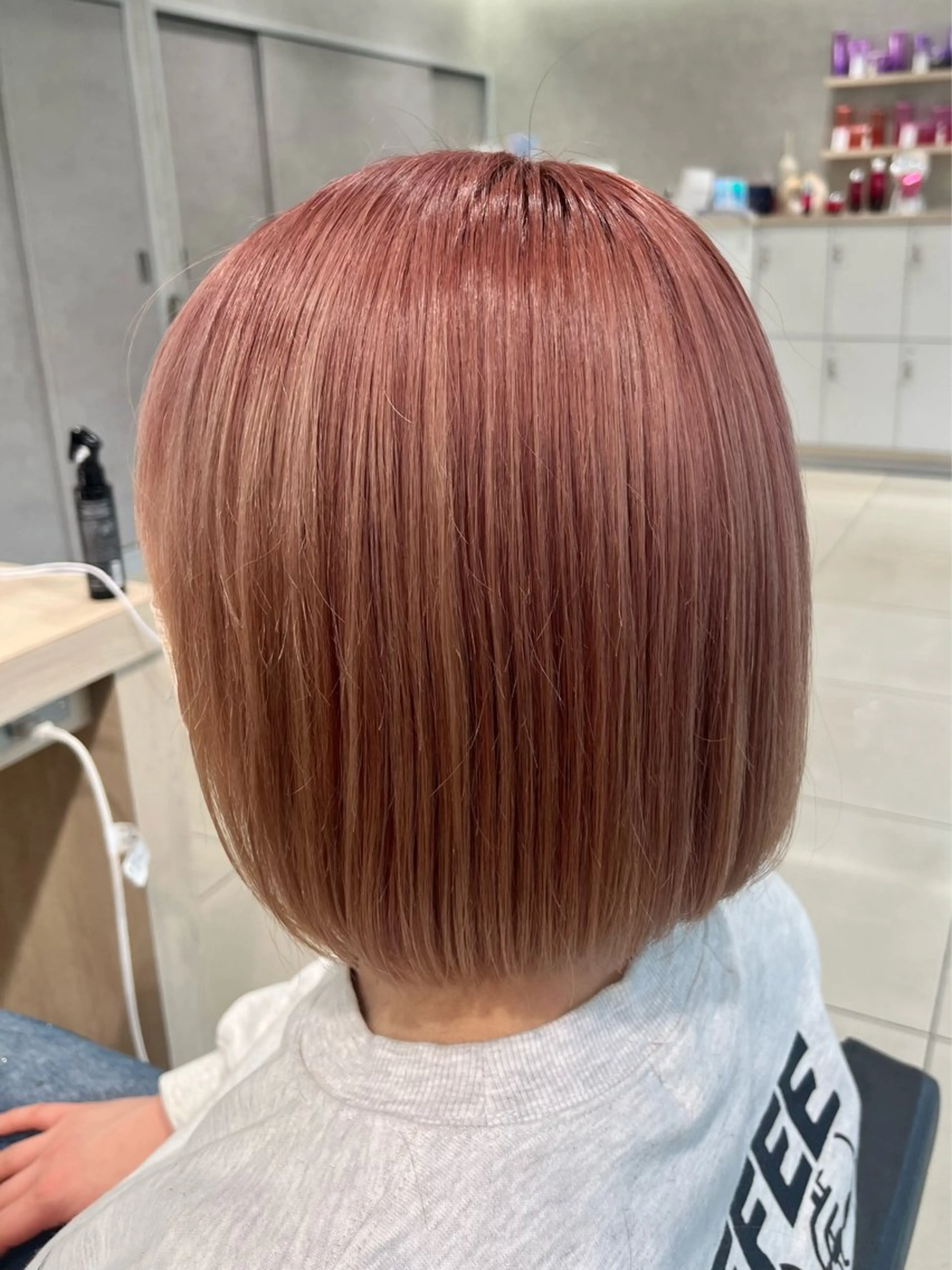 ミディアム ボブ 外ハネヘア カット トリートメント 巖本 真希のヘアスタイル