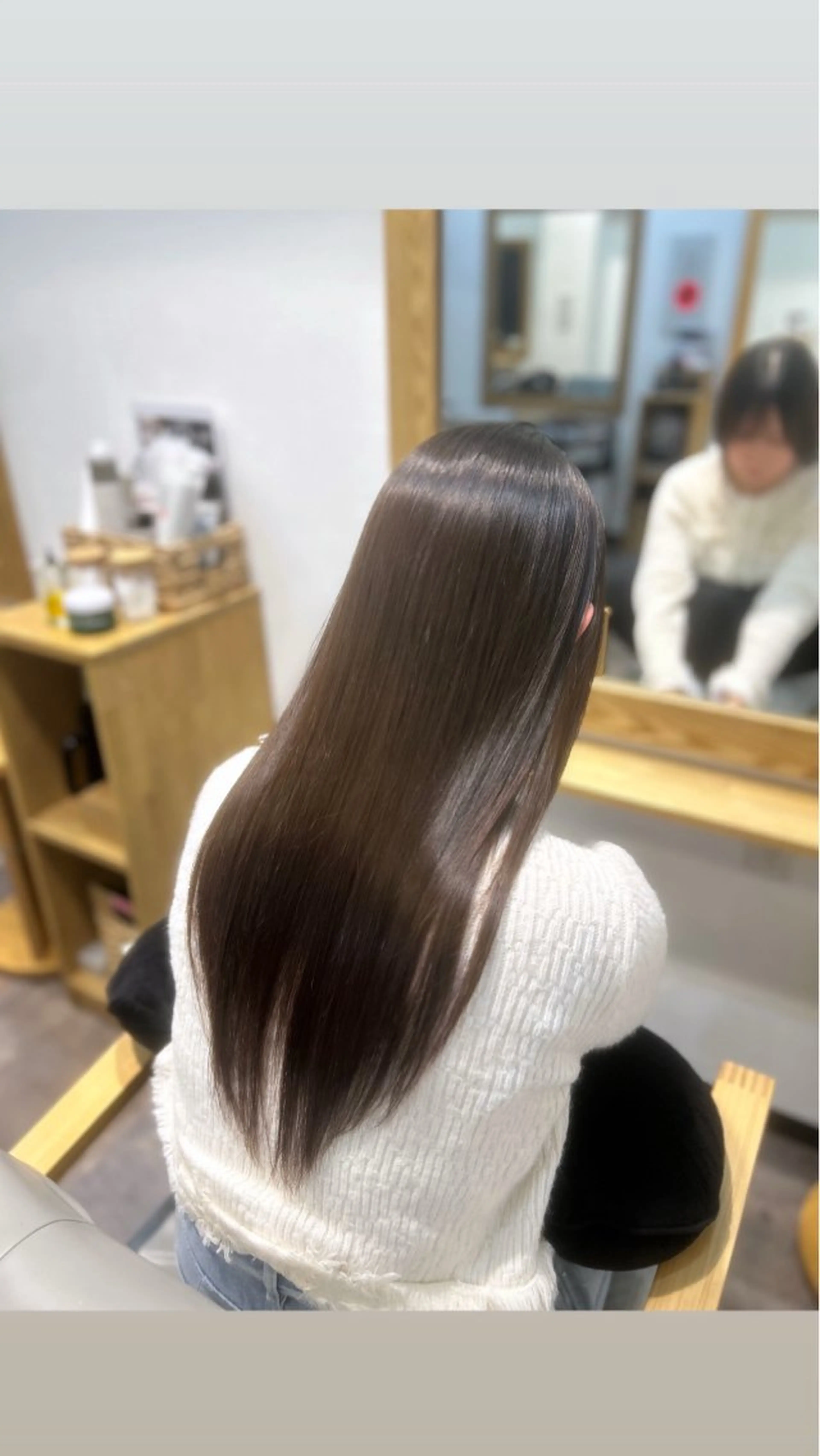ロング 酸性ストレート 黒崎 日菜のヘアスタイル