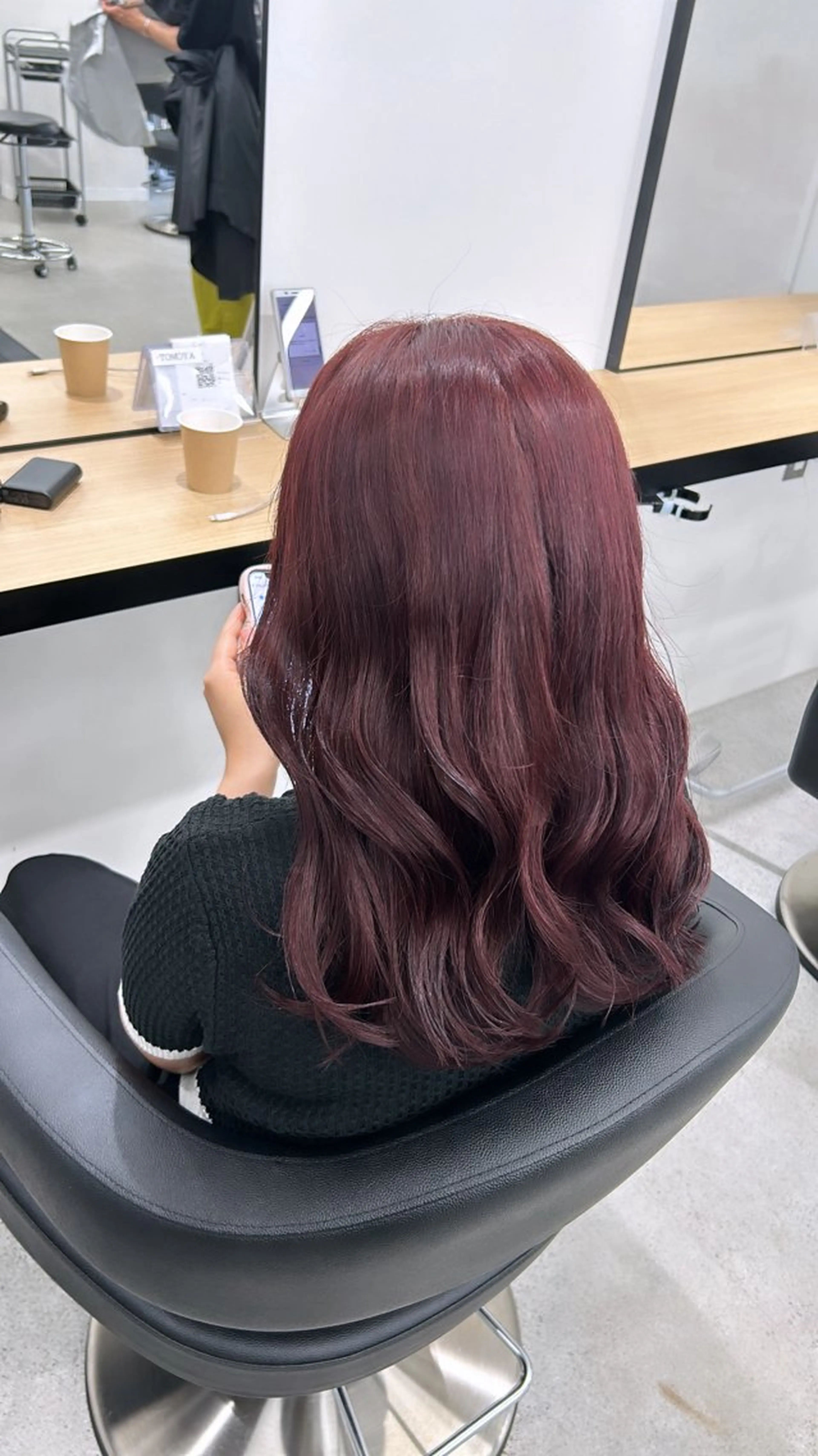 ロング メンズ ヘアカラー トリートメント 艶感ミルクティー🤍 色落ち綺麗🤍ともやのヘアスタイル