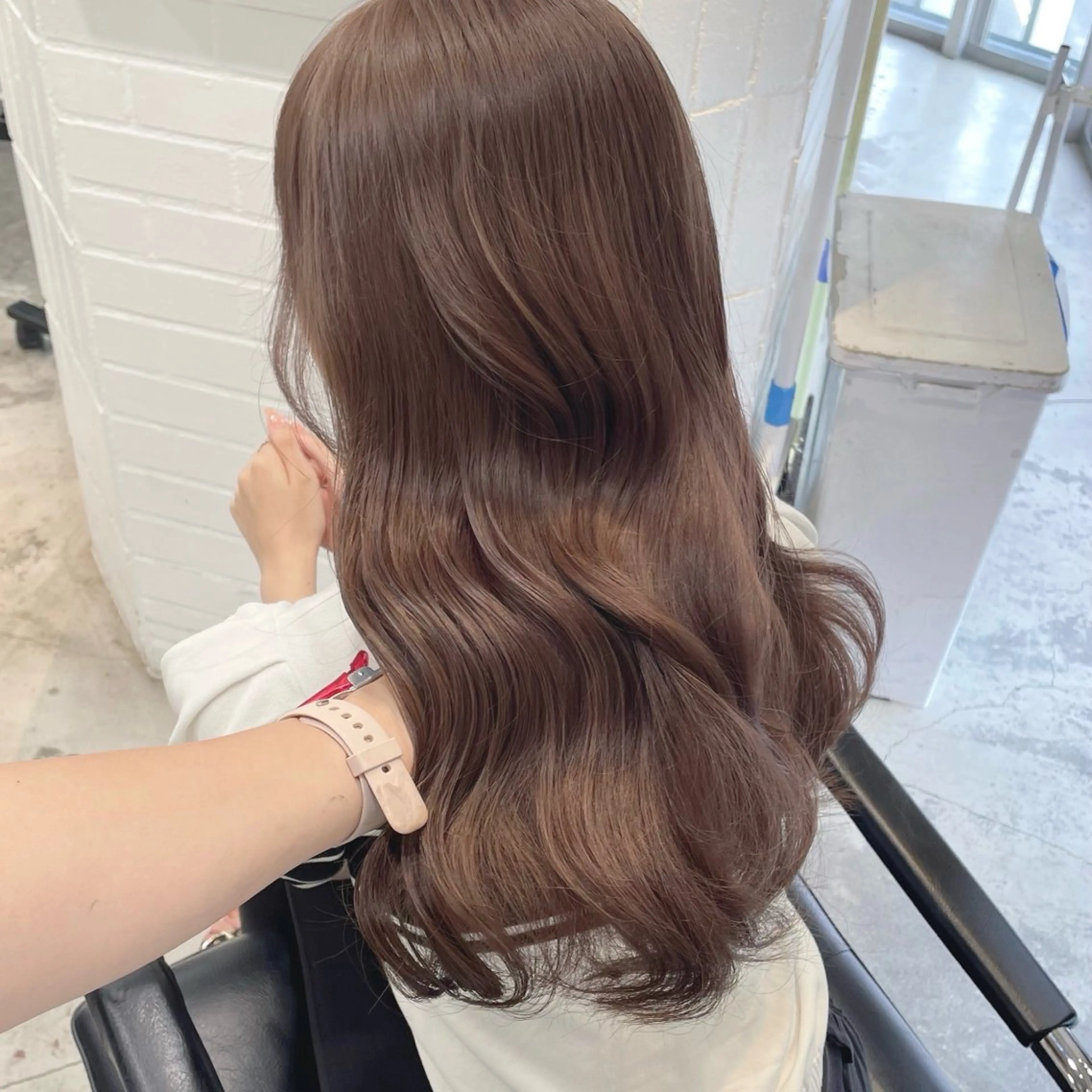 ロング カラー ブリーチ 透明感カラー グレージュ ラベンダーカラー ラベンダーグレージュ カット ヘアカラー トリートメント レイヤー×グレージュ /ピンク🩷mioのヘアスタイル