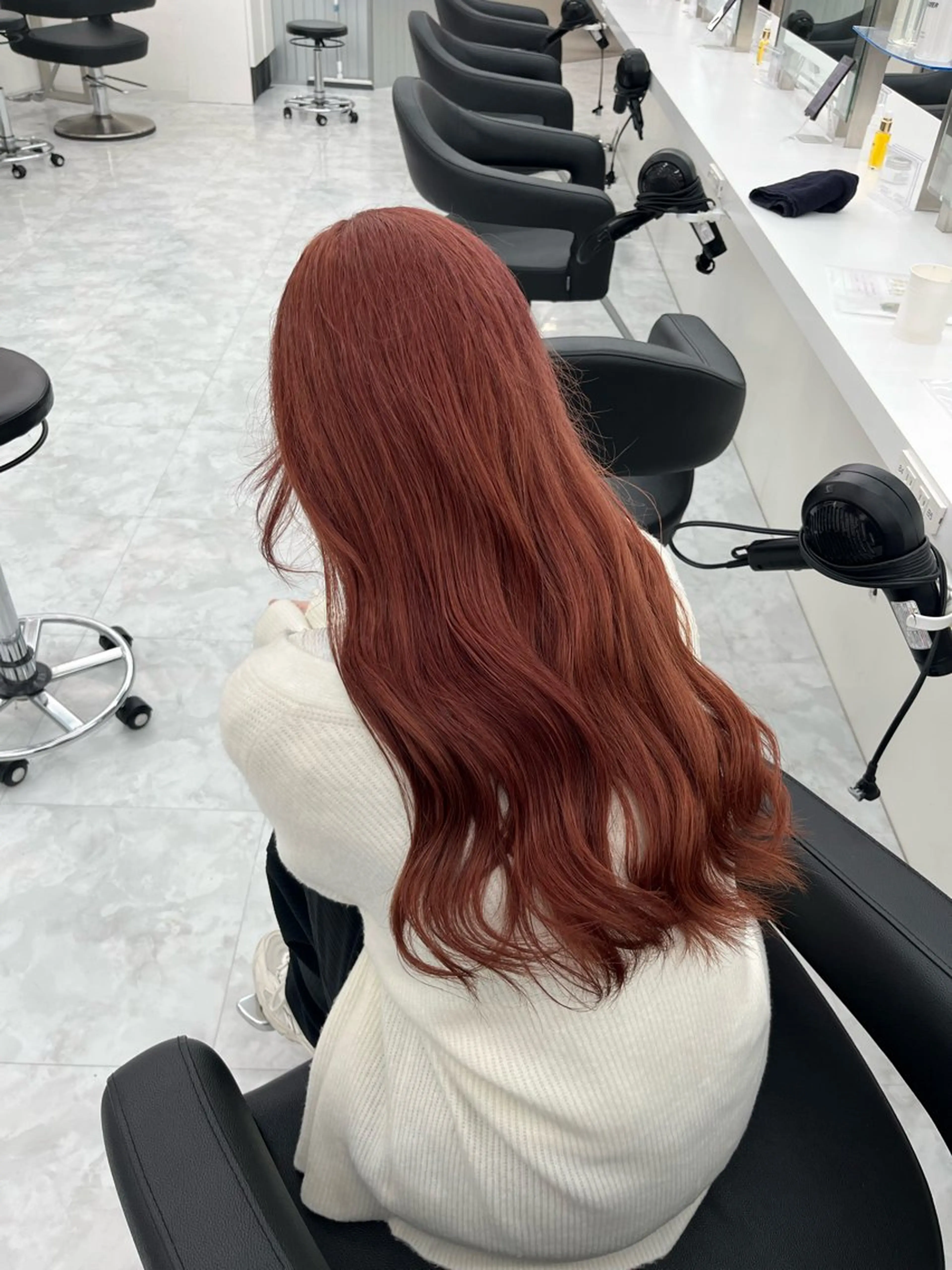 ロング カラー ヘアアレンジ 艶髪ハイトーン🫧 Kurehaのヘアスタイル