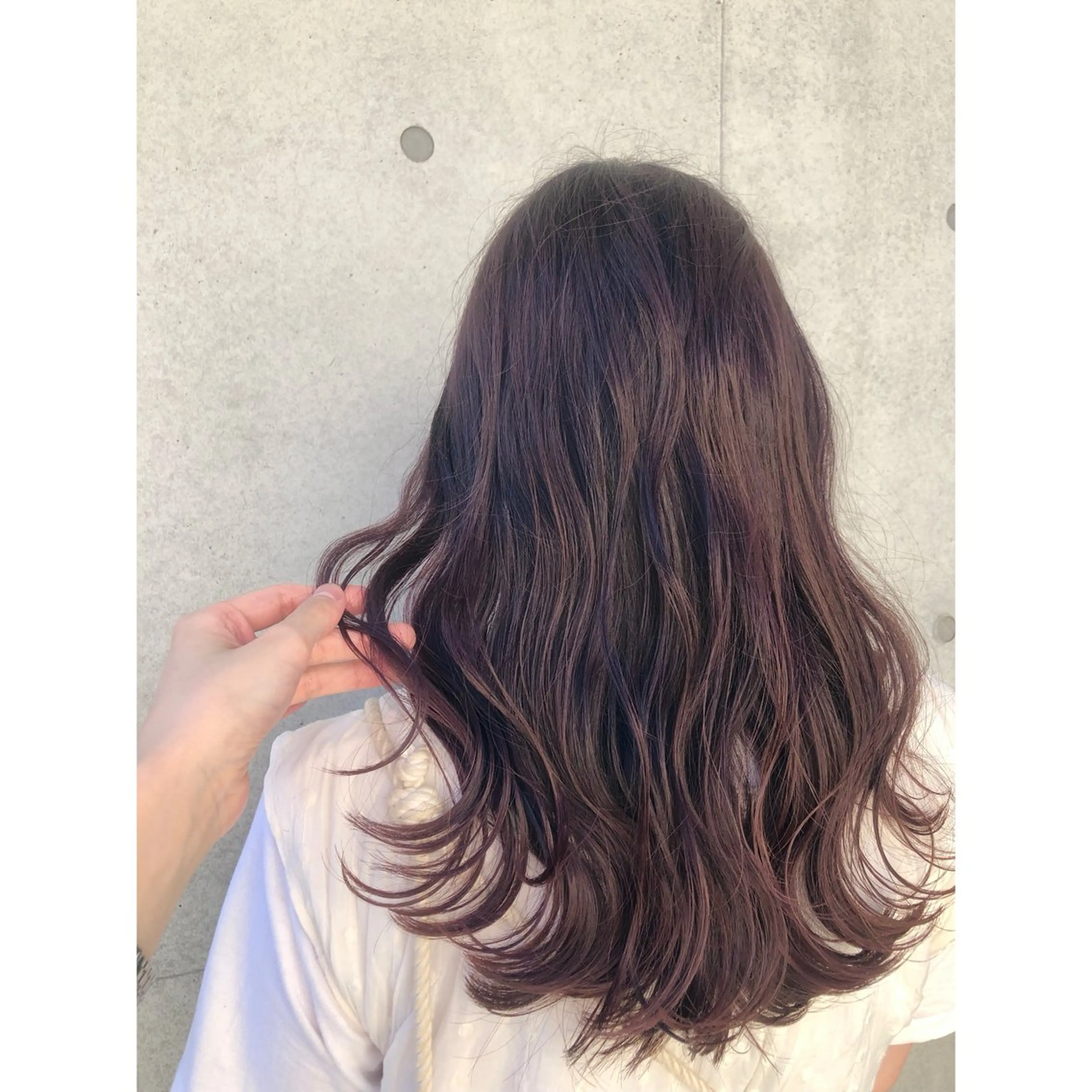 セミロング カラー ブリーチ ブリーチなしカラー ピンクカラー バイオレットカラー ヘアカラー トリートメント 推しカラー✨ オタク美容師ユウカのヘアスタイル