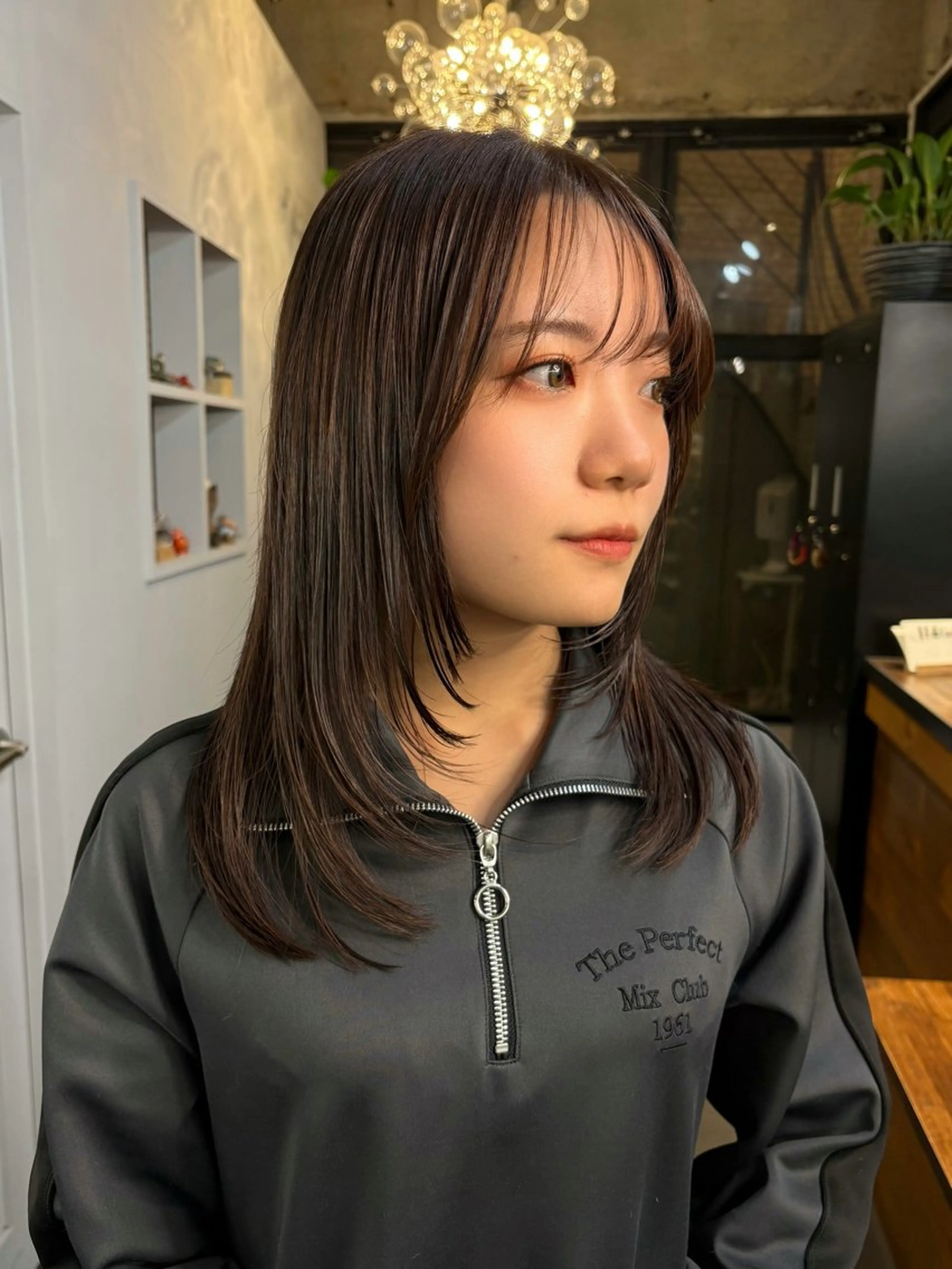 セミロング レイヤーカット シースルーバング 小顔カット ステアメゾン所属・おぐら はるみのヘアスタイル