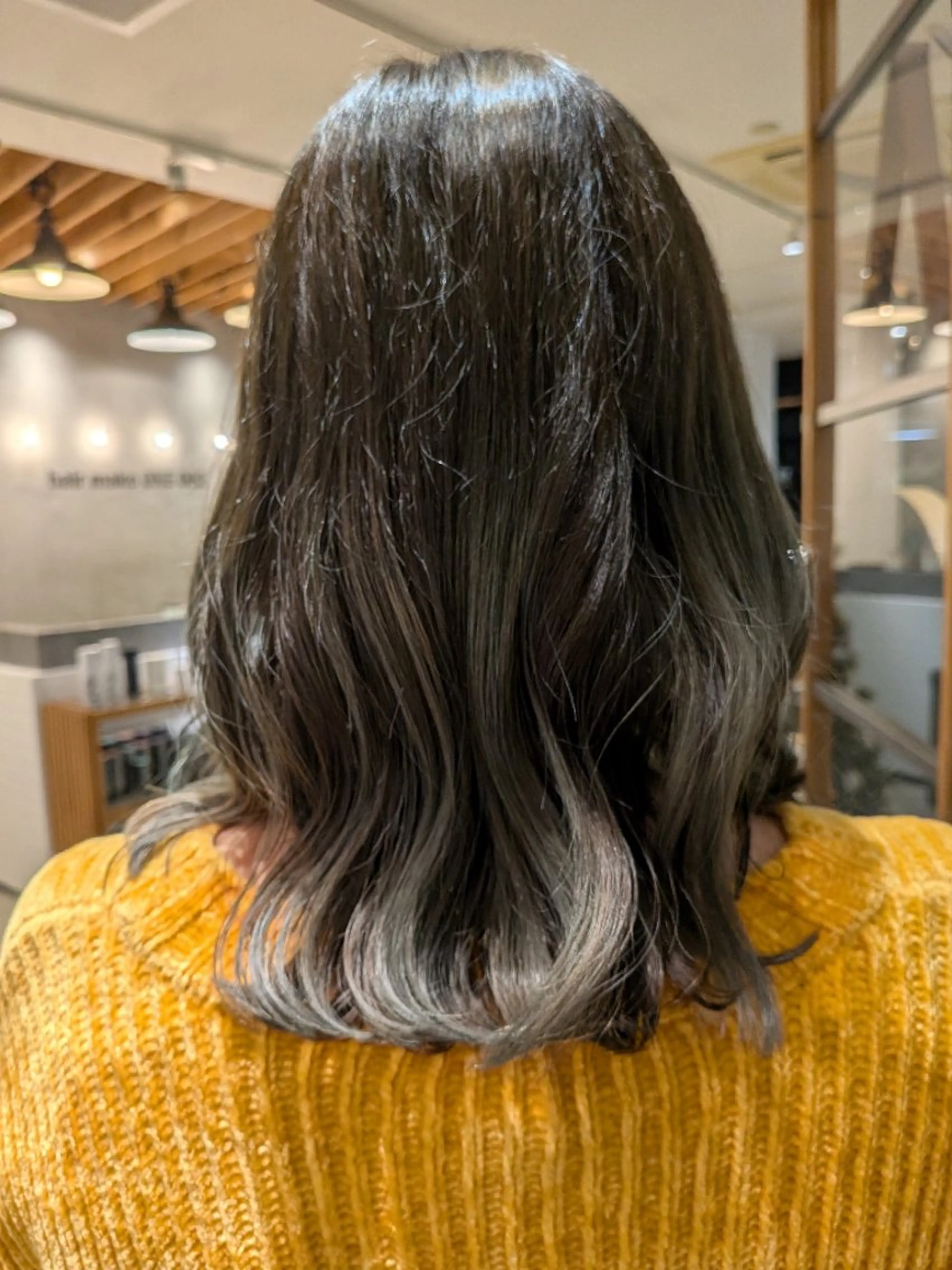 カラー 高久 優亜のヘアスタイル