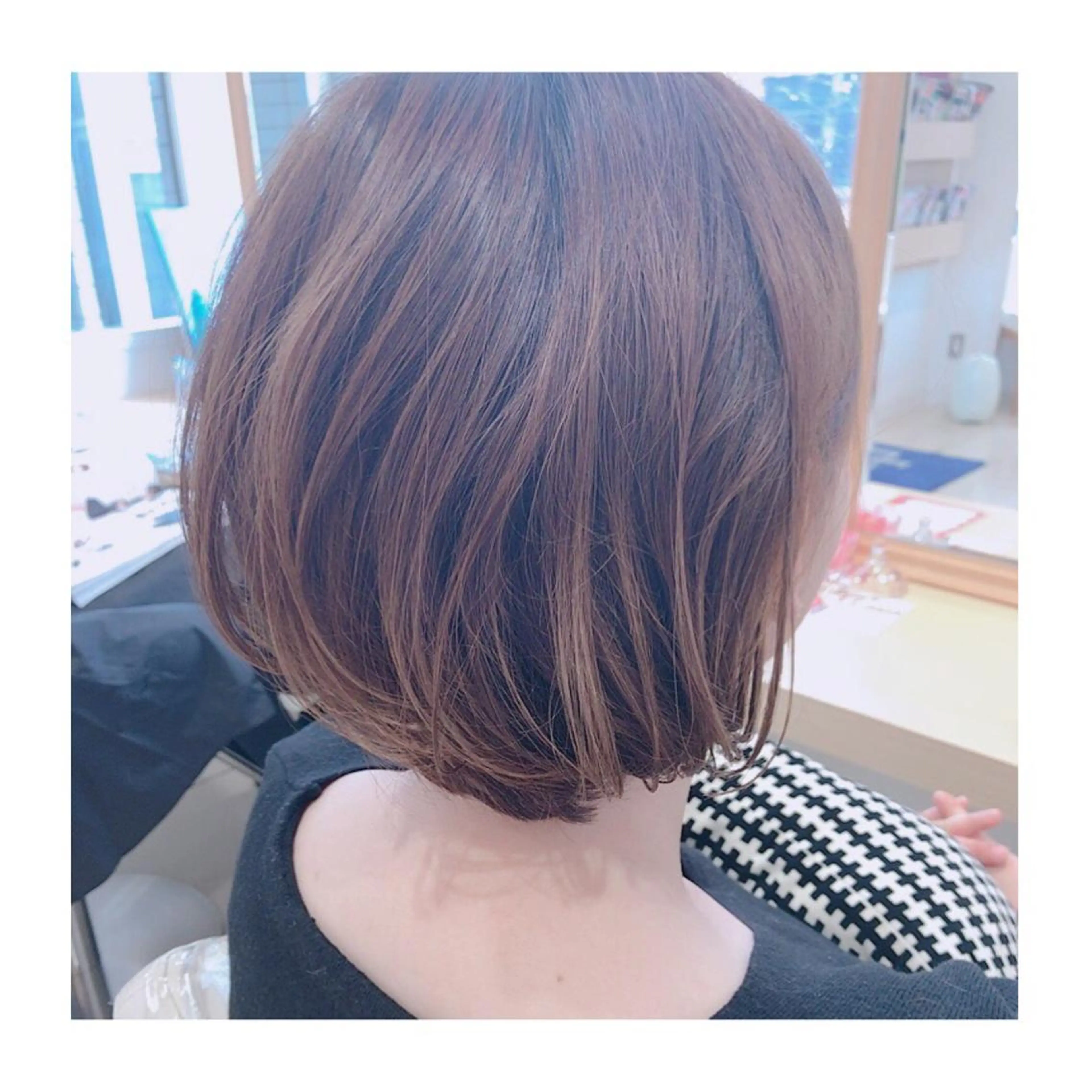 ミディアム 30代からの大人 ショートのヘアスタイル