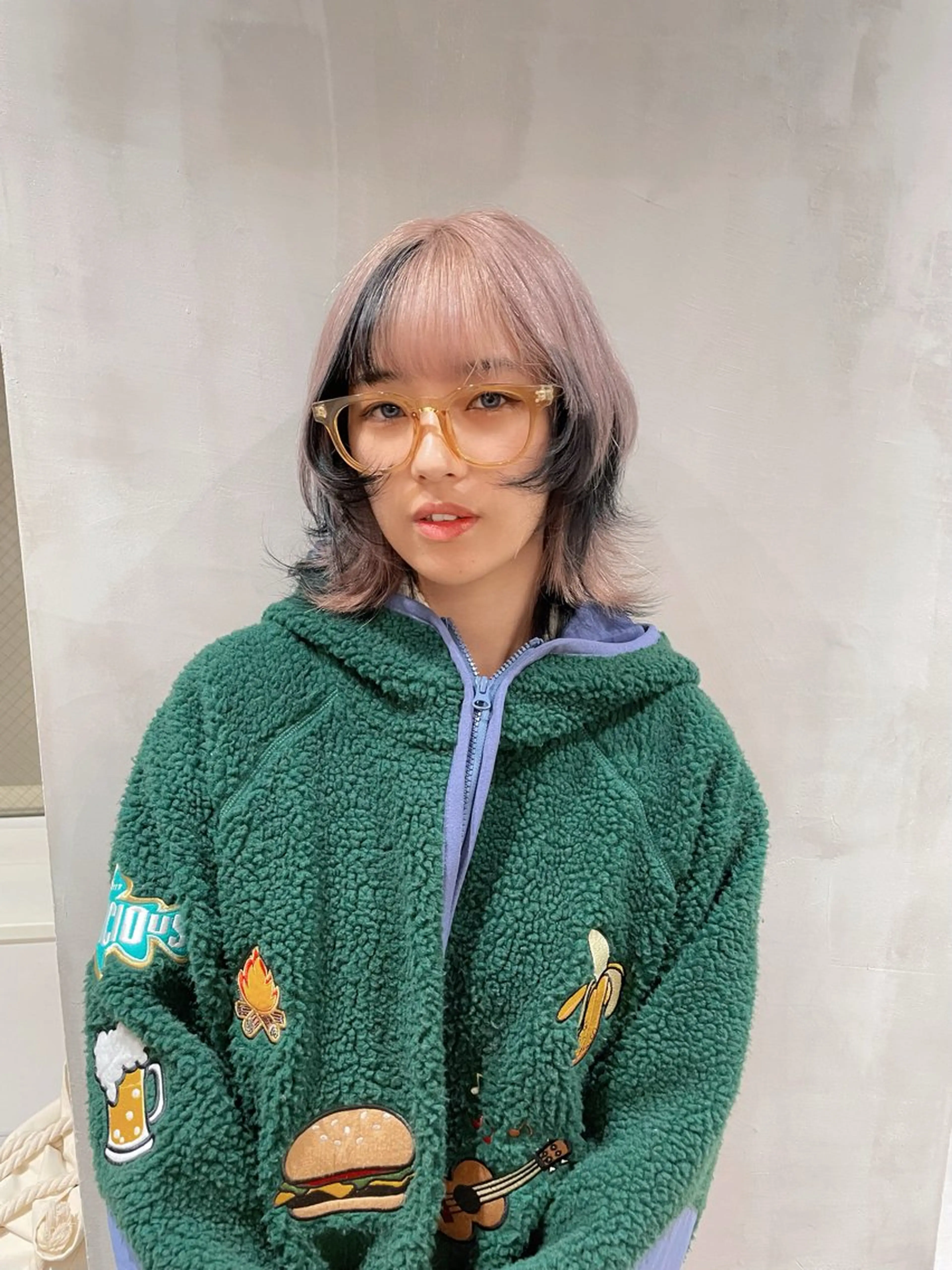 ミディアム カラー カット ヘアカラー トリートメント ハイトーン/ブリーチ /ウルフ/しゅーたのヘアスタイル