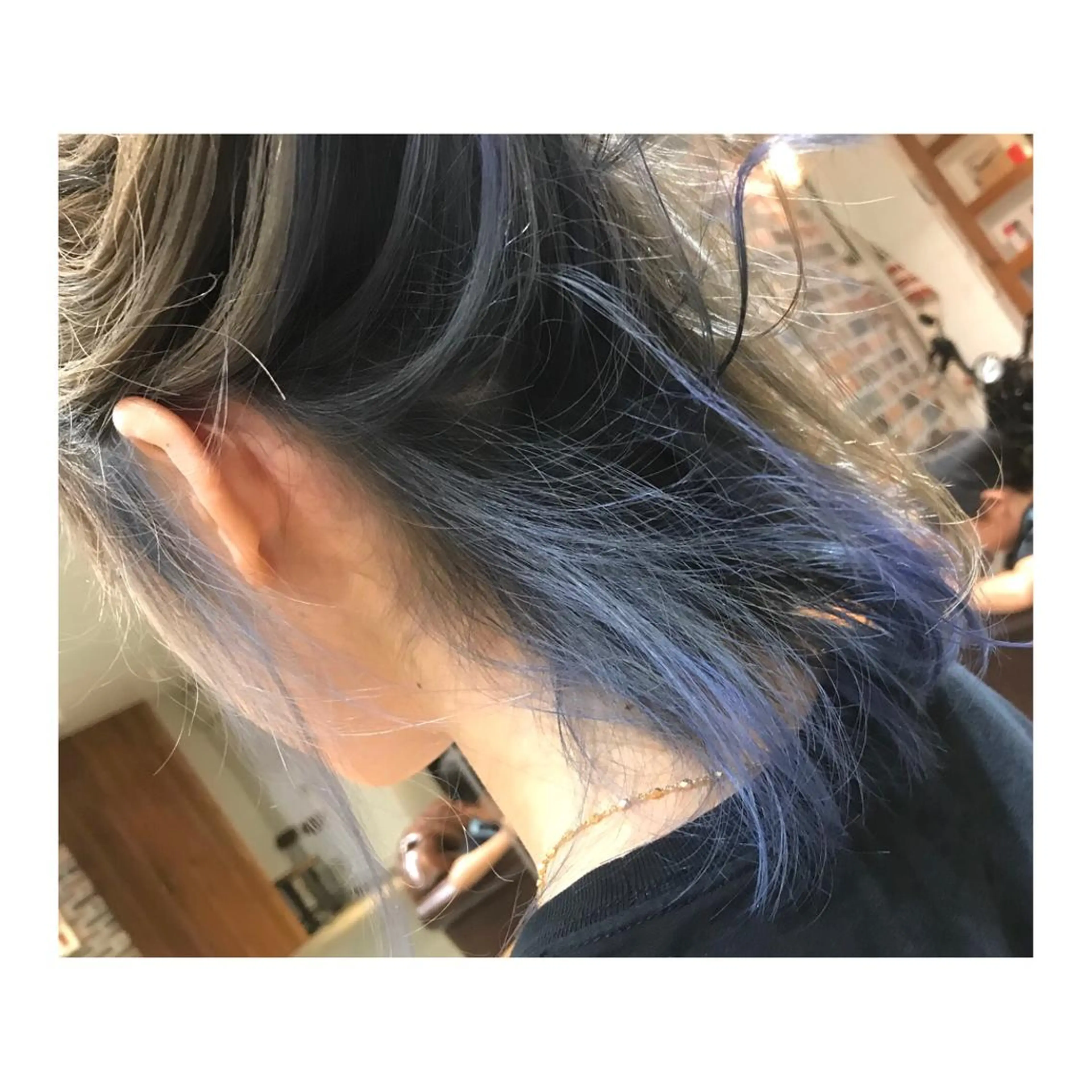 ショート カラー ブリーチ ブルーカラー インナーカラー 竹嶌 健吾のヘアスタイル
