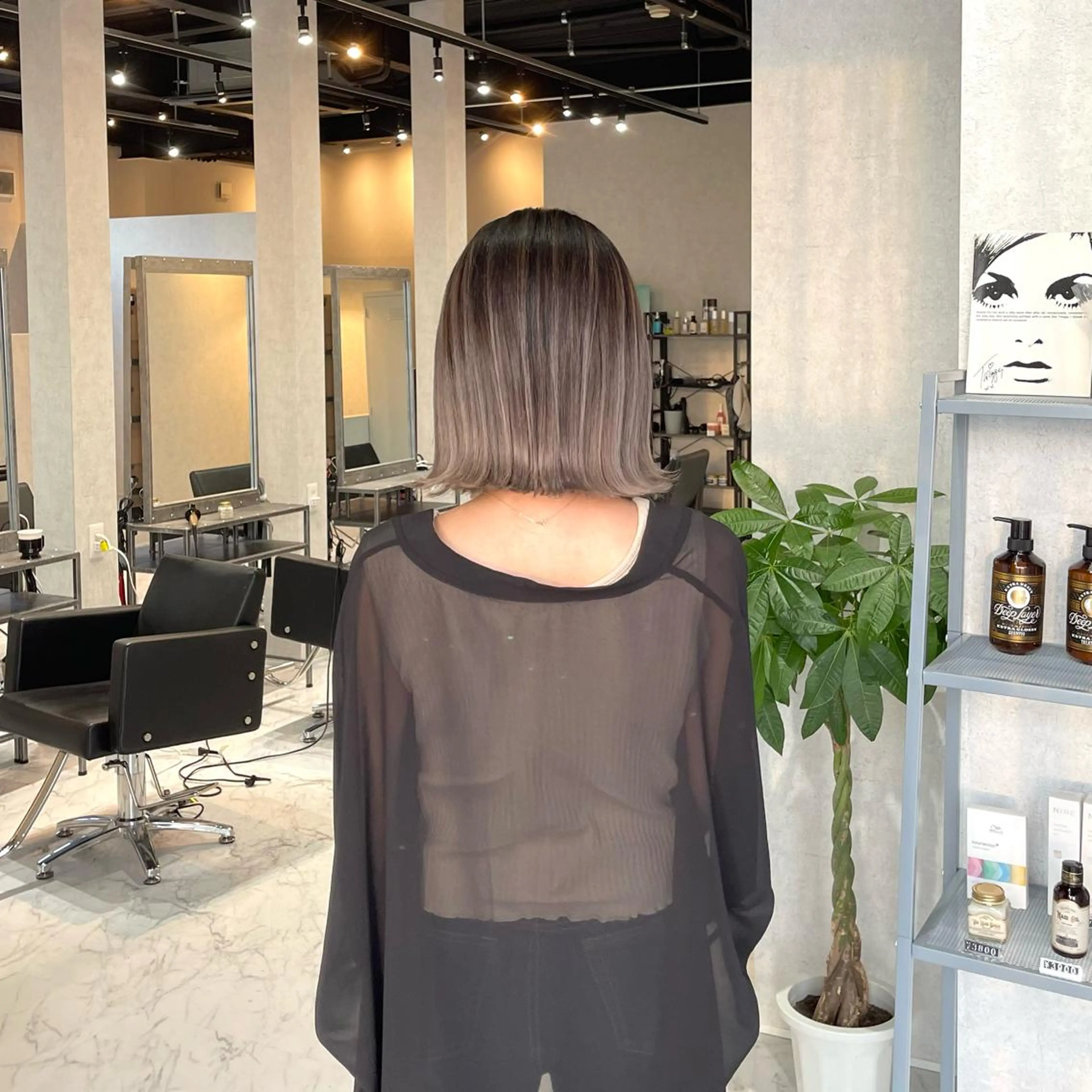ミディアム カラー ヘアアレンジ バレイヤージュ デザインカラー ハイライトカラー 外国人風カラー ハイライト カット ヘアカラー トリートメント アンドウ ユウ/ レイヤーカット/韓国のヘアスタイル