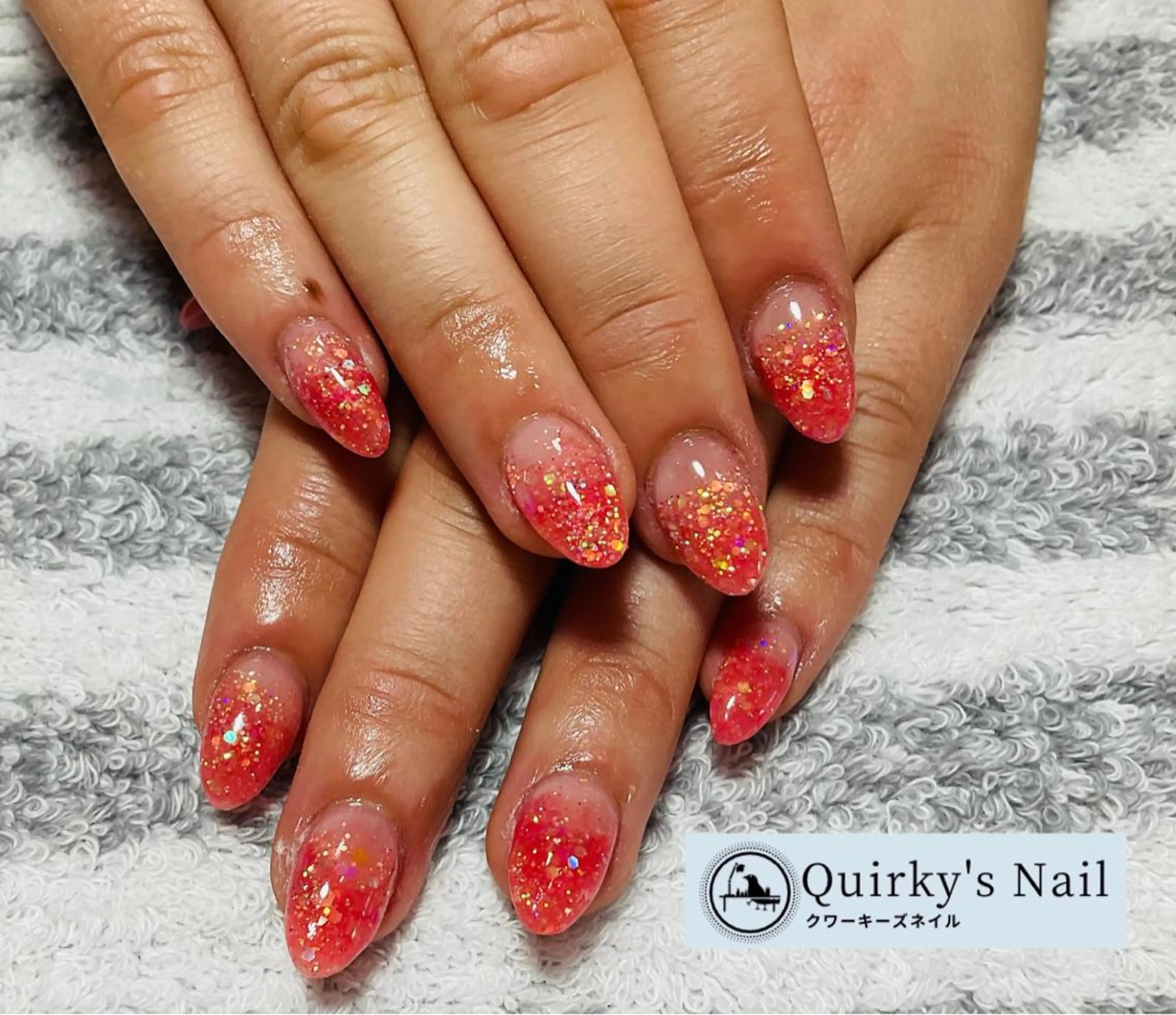 ネイル アートネイル ジェルネイル グラデーション ホログラムネイル キラキラネイル Quirky's Nail【栄店】のネイルデザイン