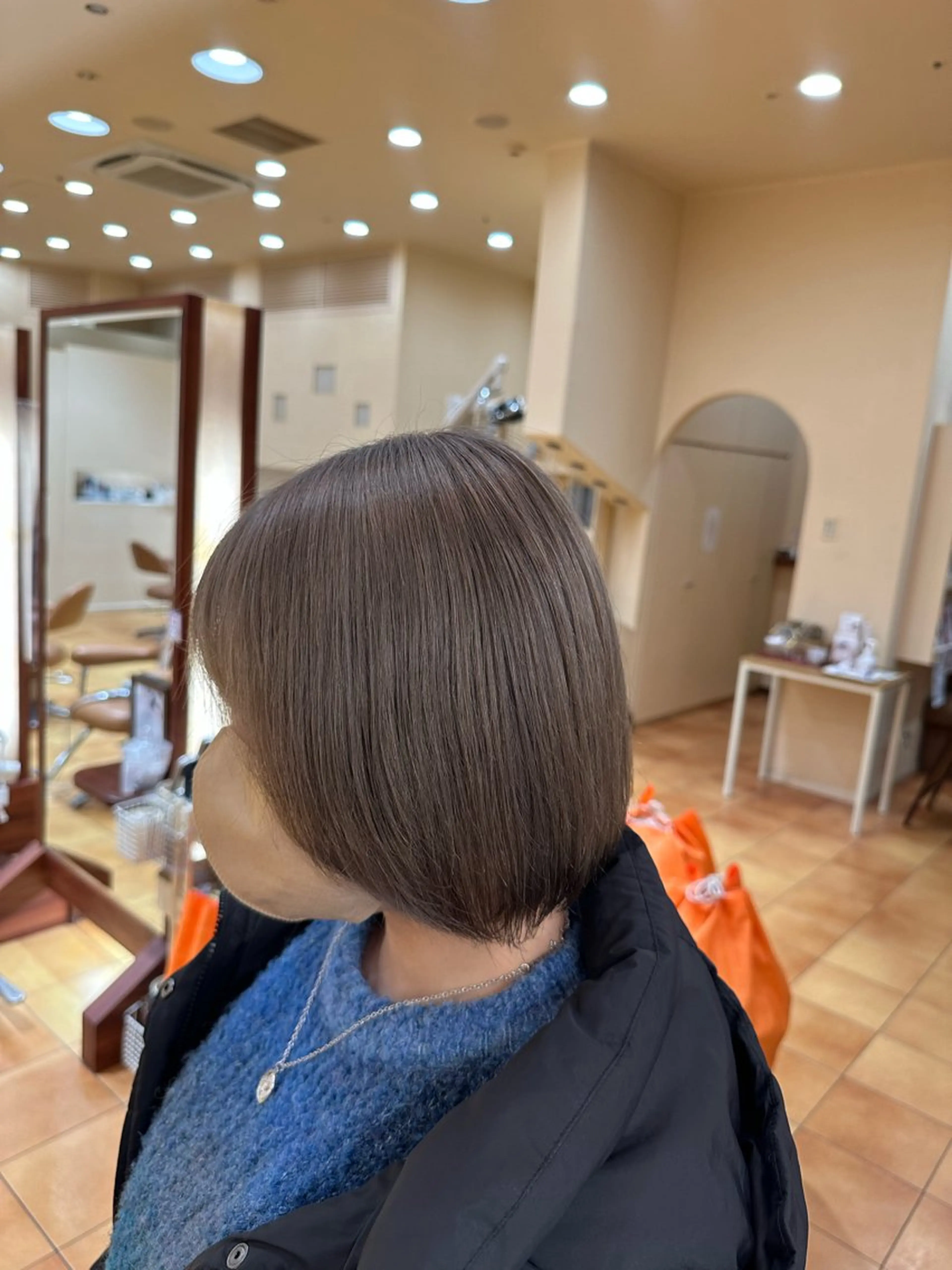 ミディアム とうい/パーマボブ/ くせ毛/丸みボブのヘアスタイル