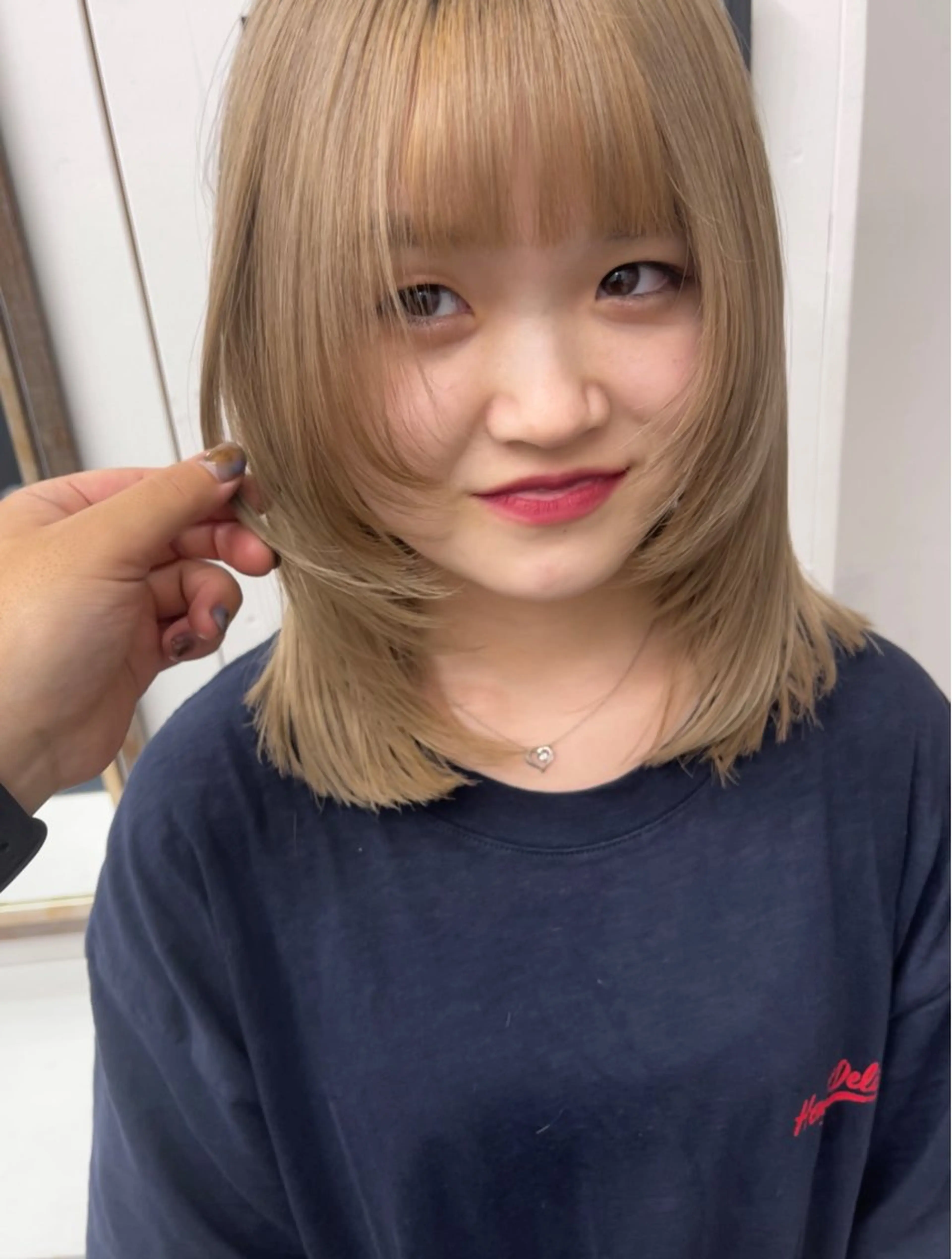 セミロング カラー ヘアアレンジ ハイトーンカラー レイヤーカット 📍葛西りんたろう/ ENVのヘアスタイル