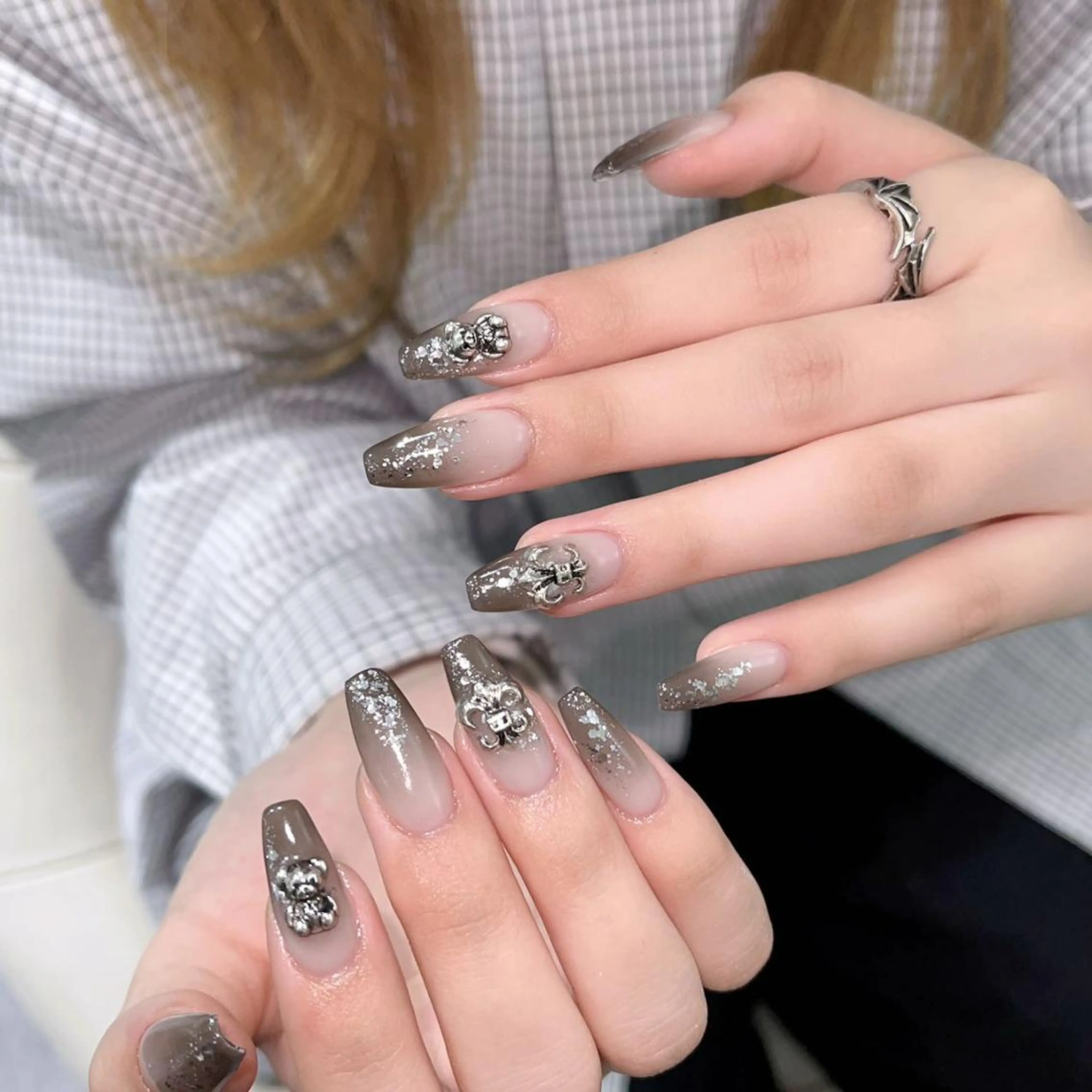 ネイル ハンドネイル Queens テイのネイルデザイン