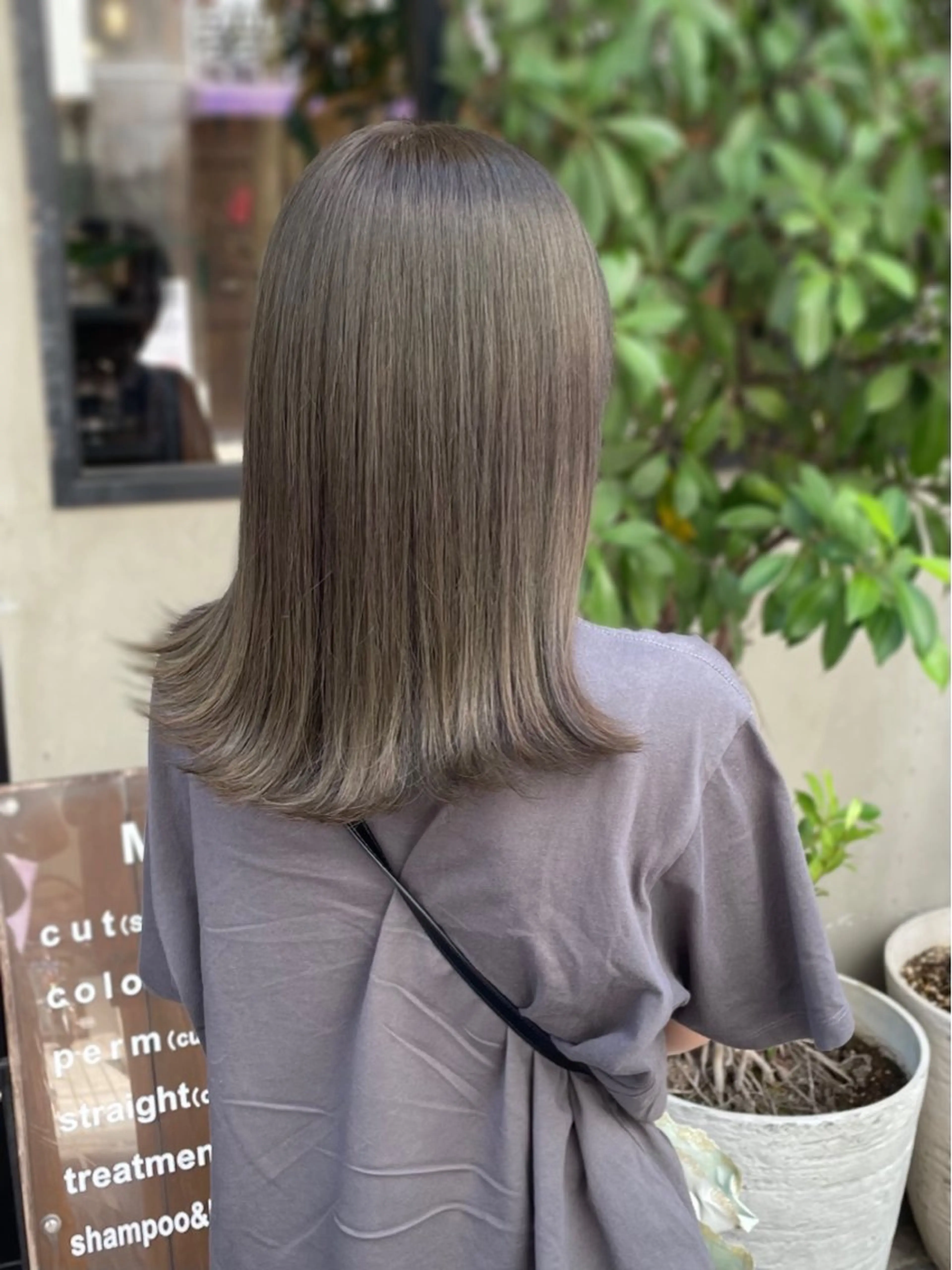 カラー グレージュ カーキグレージュ ヘアカラー トリートメント 竹内 春奈のヘアスタイル