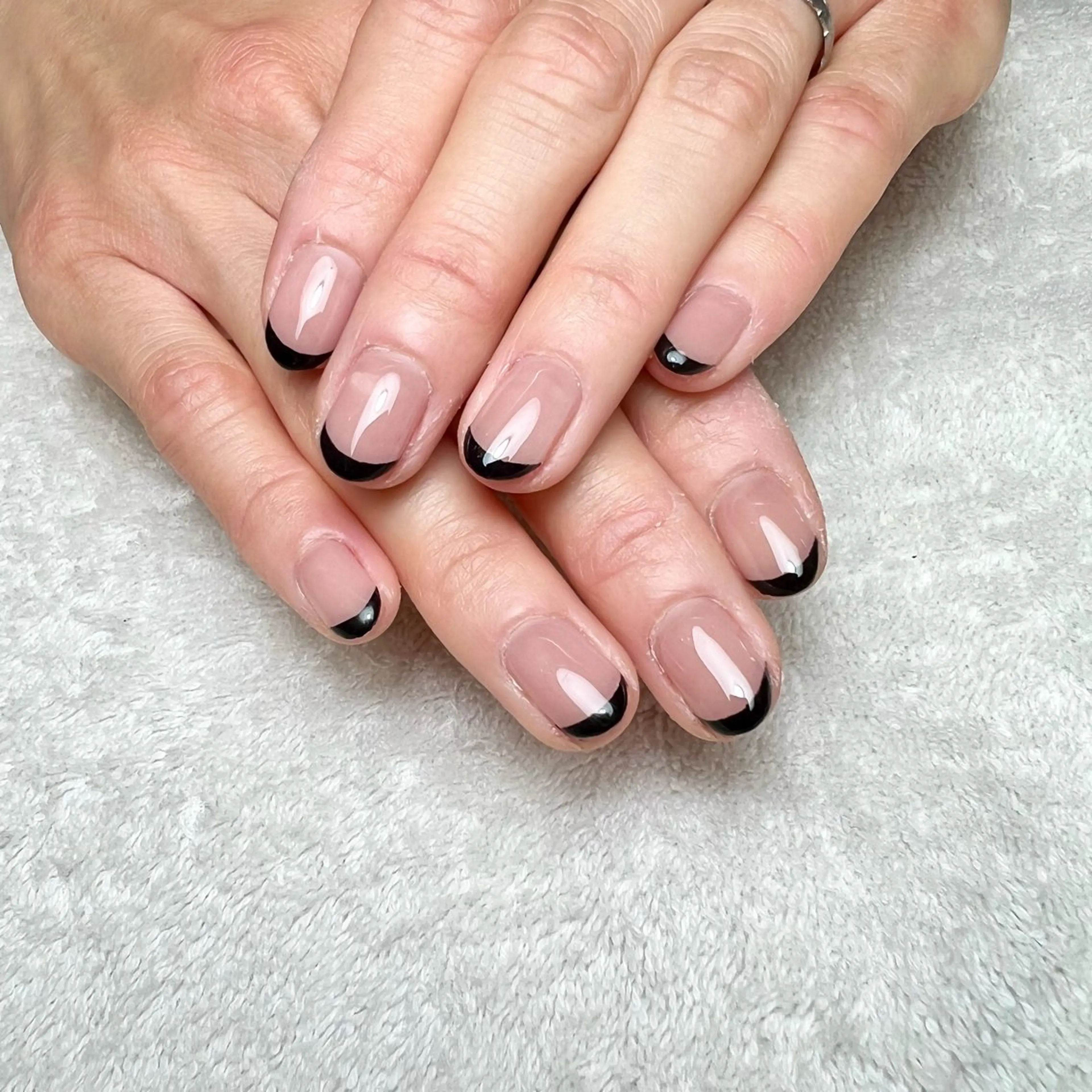 ネイル フレンチネイル ハンドネイル COCO+所属・COCO +のエステ・リラクイメージ