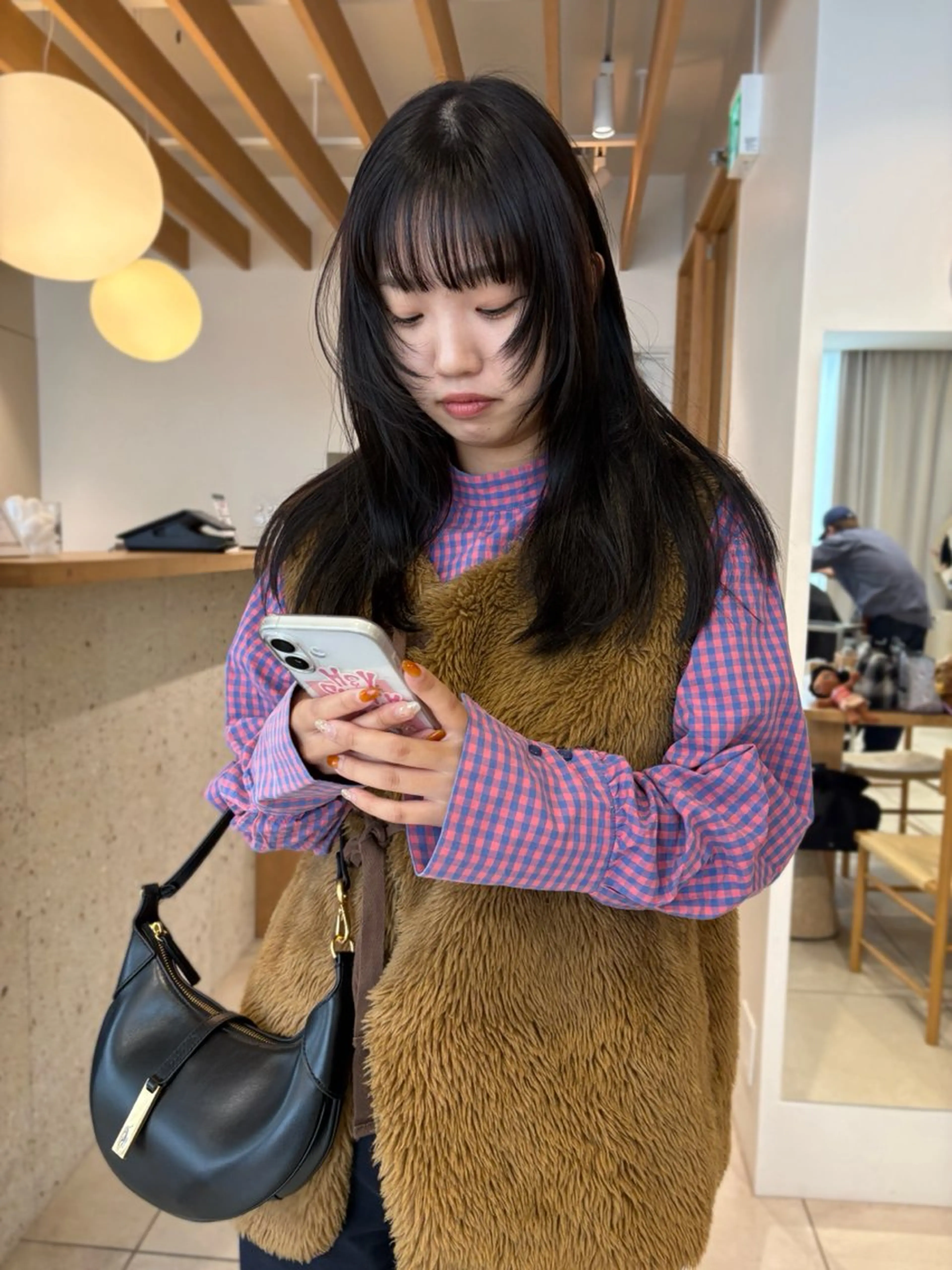 セミロング レイヤーカット カット ヘアカラー キタ リオナのヘアスタイル