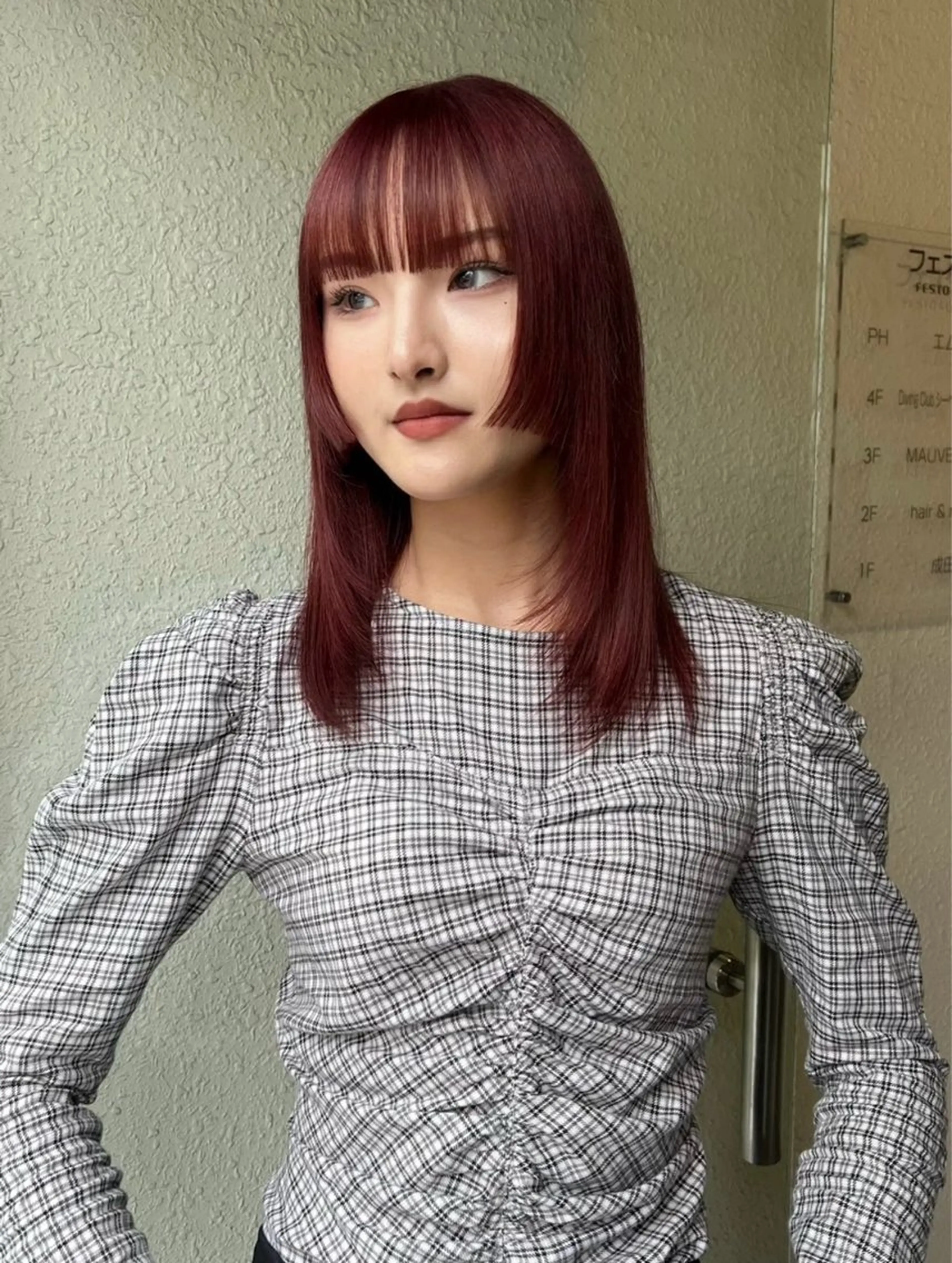 セミロング ヘアカラー siki hinaのヘアスタイル