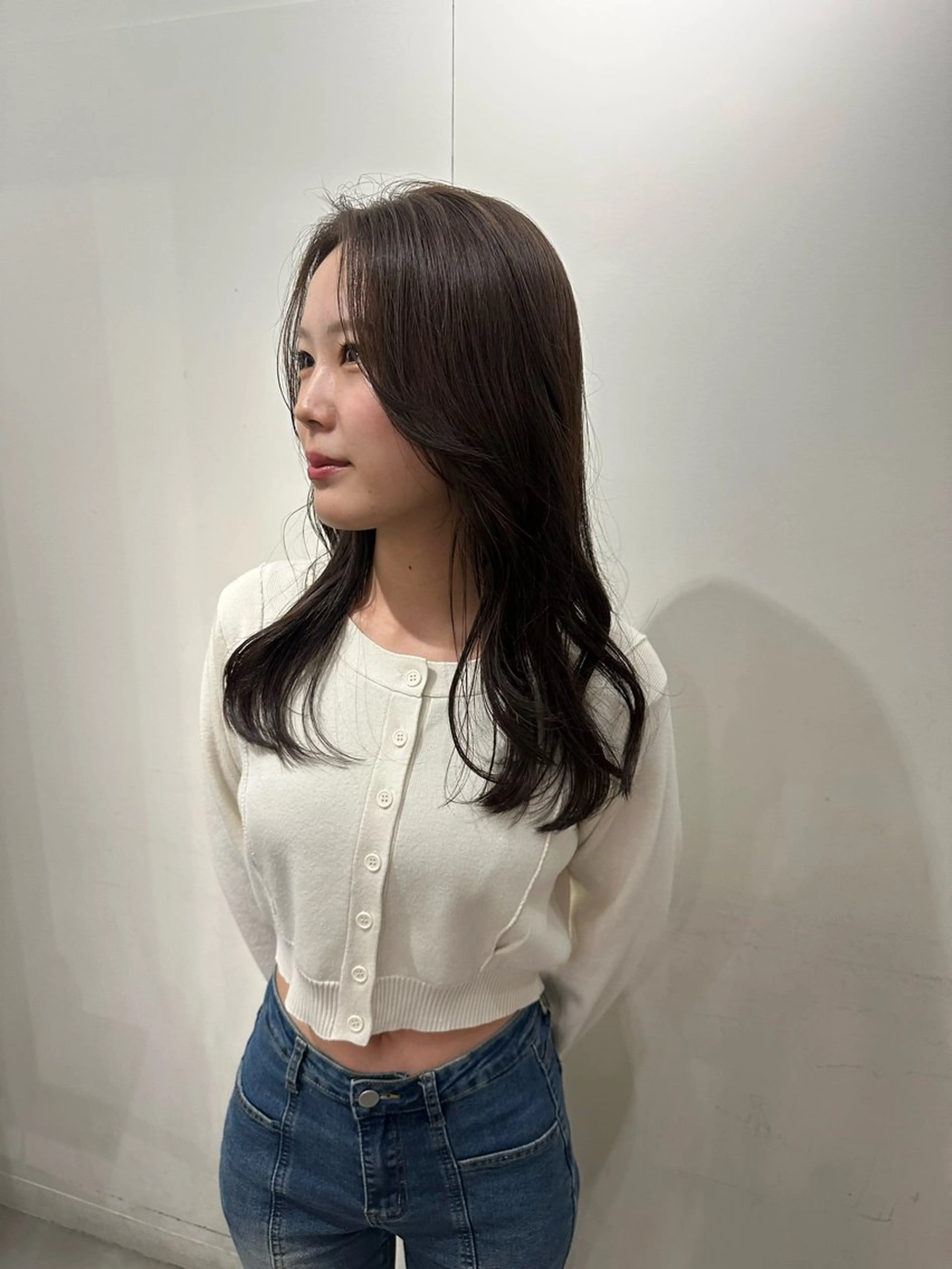 ロング 顔周りカット ともえ / ベージュ カラー🧸🏷🤎のヘアスタイル