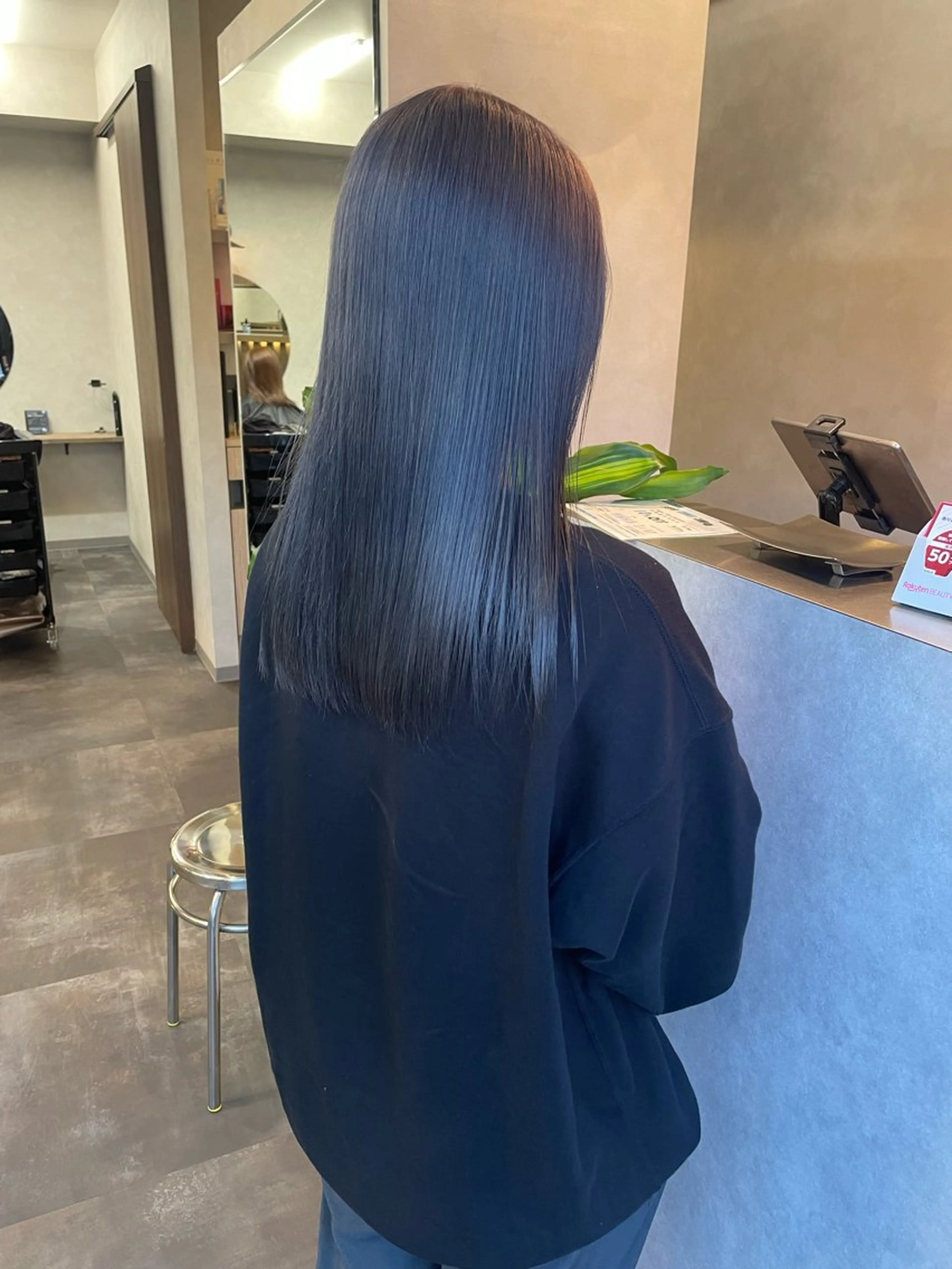 セミロング 【髪質改善】 【酸性ストレート】のヘアスタイル