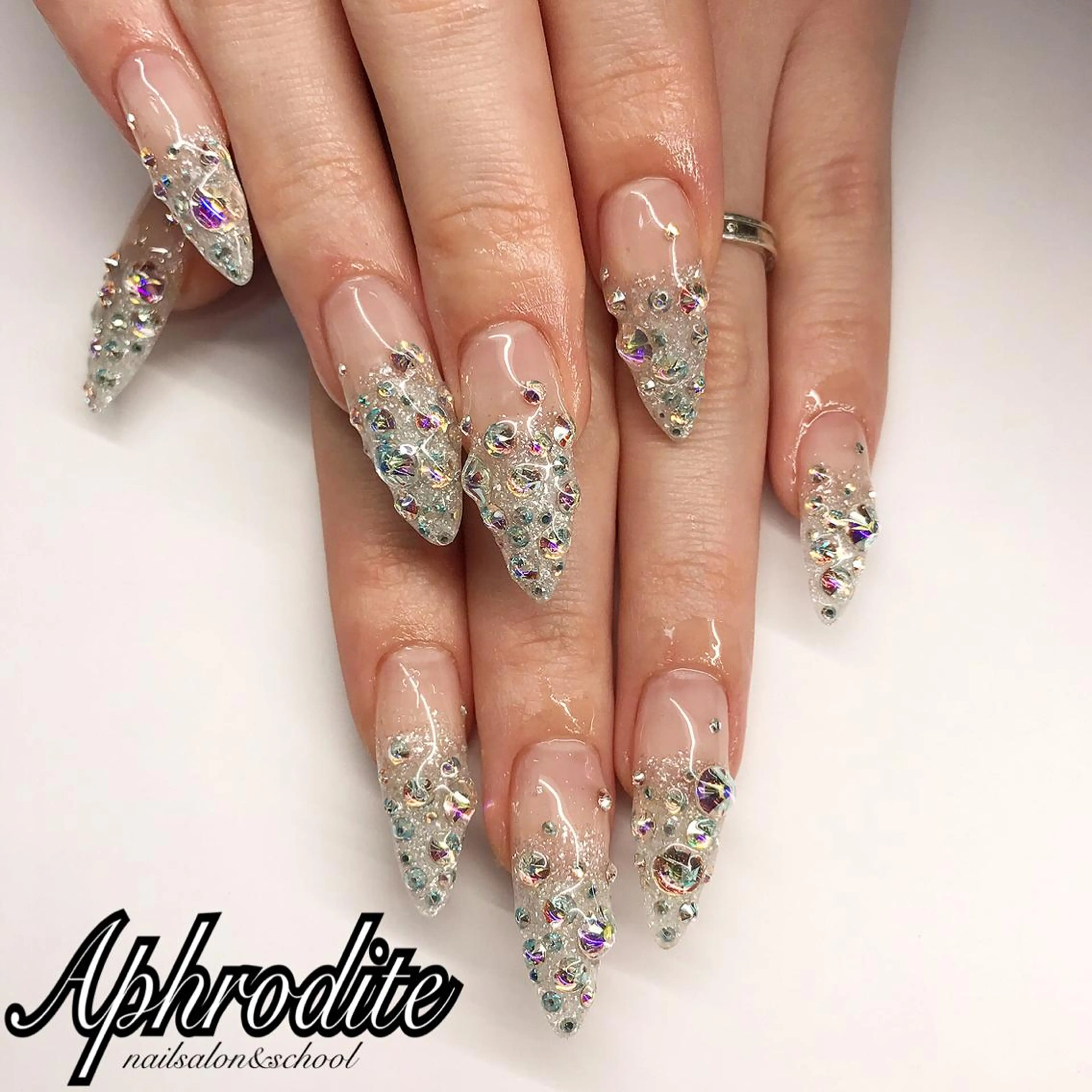 ネイル グラデーション APHRODITE Nagisaのネイルデザイン
