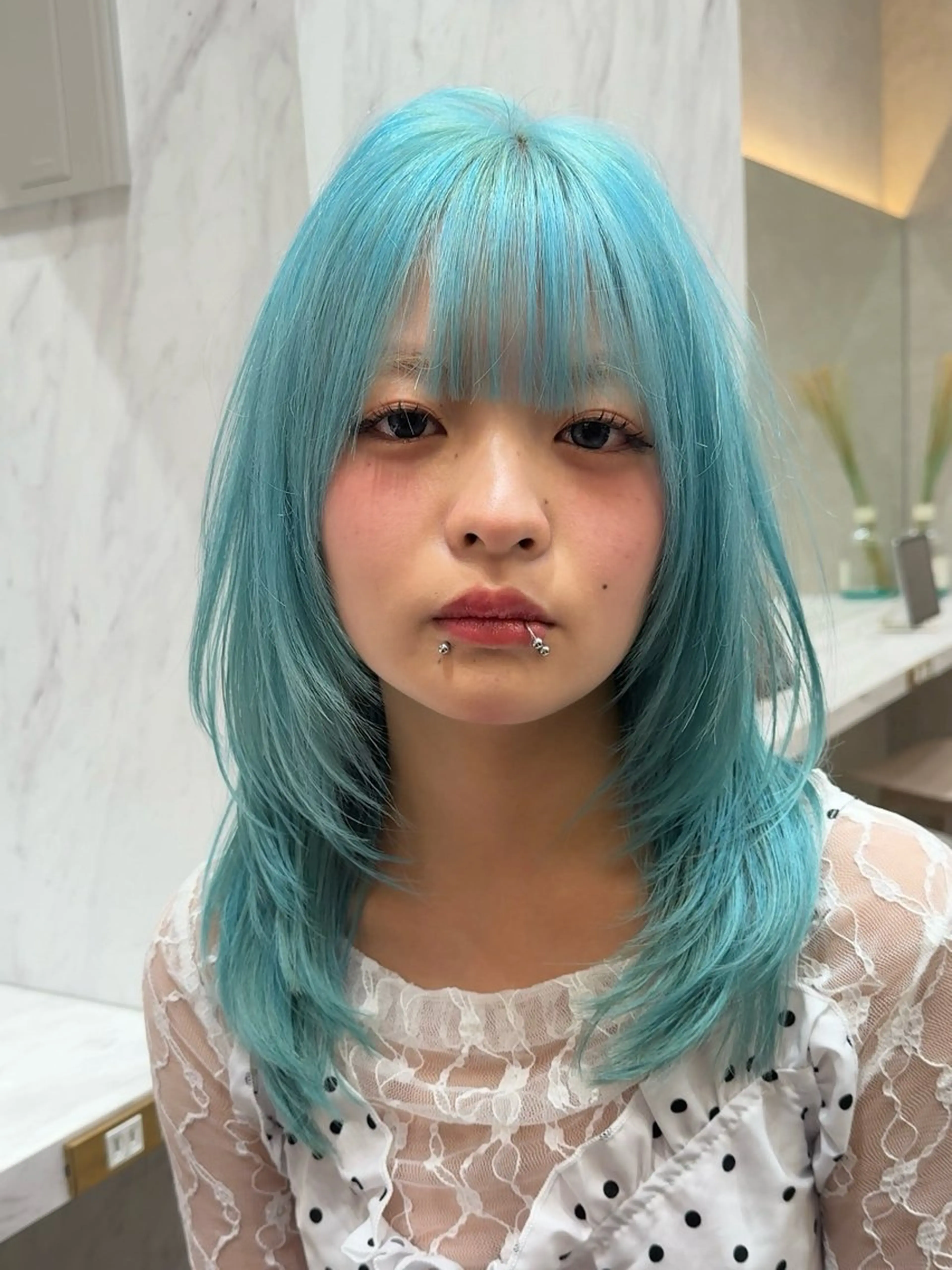 ミディアム カラー カット ヘアカラー 縮毛矯正 トリートメント ケアブリーチ 韓国レイヤーKYONのヘアスタイル