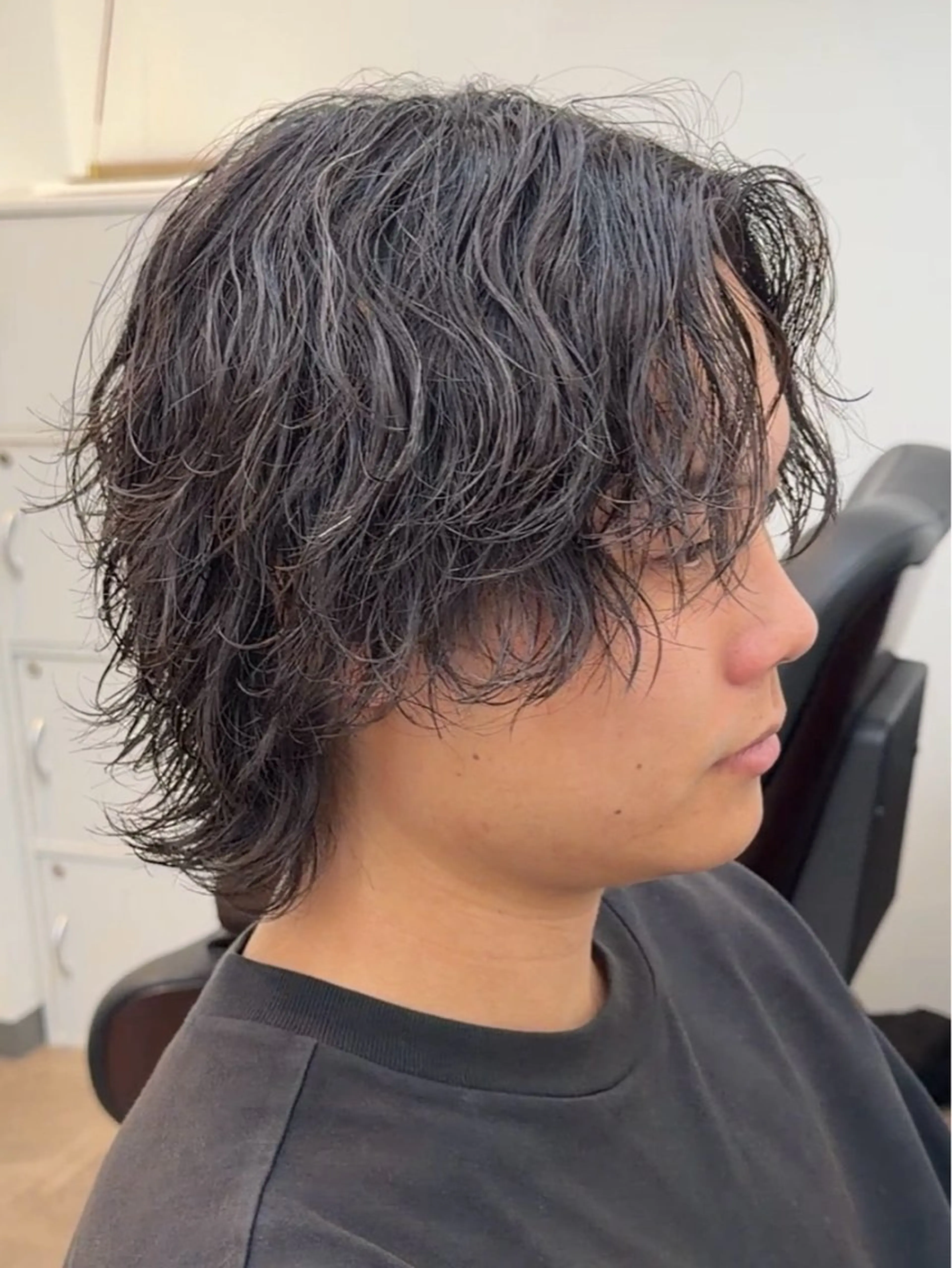 ミディアム パーマ メンズ カット パーマ トリートメント ヘアセット サロンズ内B区画所属・新宿メンズ専門 メンズパーマ特化のヘアスタイル