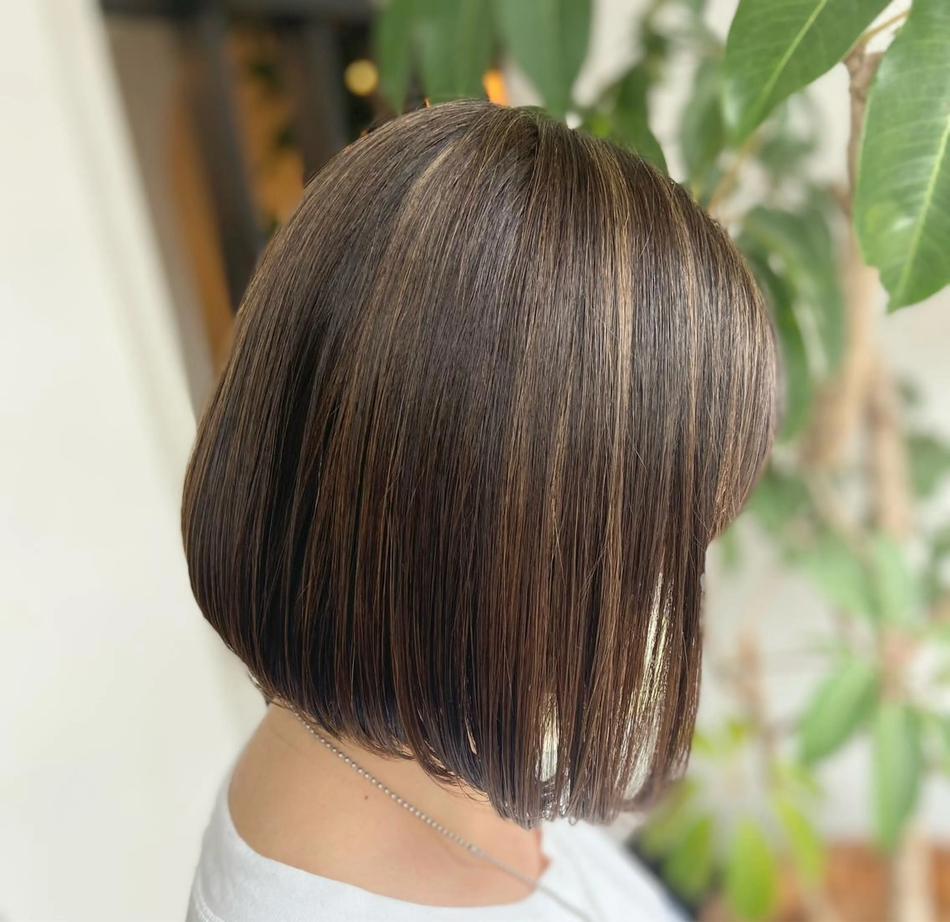 ショート カラー 前下がりボブ ハイライトカラー ボブ ハイライト ATOLL所属・ATOLL 武藤のヘアスタイル