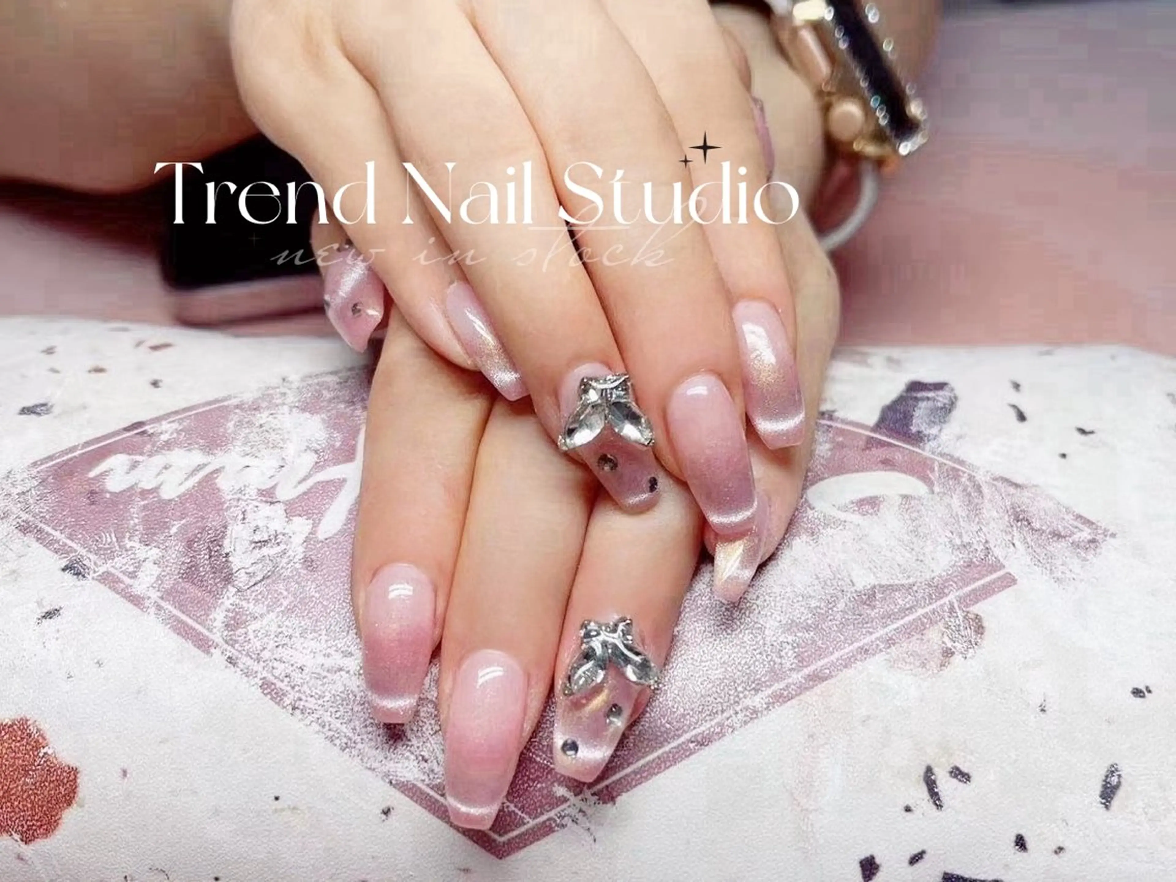 ネイル ハンドネイル トレンド ネイル スタジオのネイルデザイン