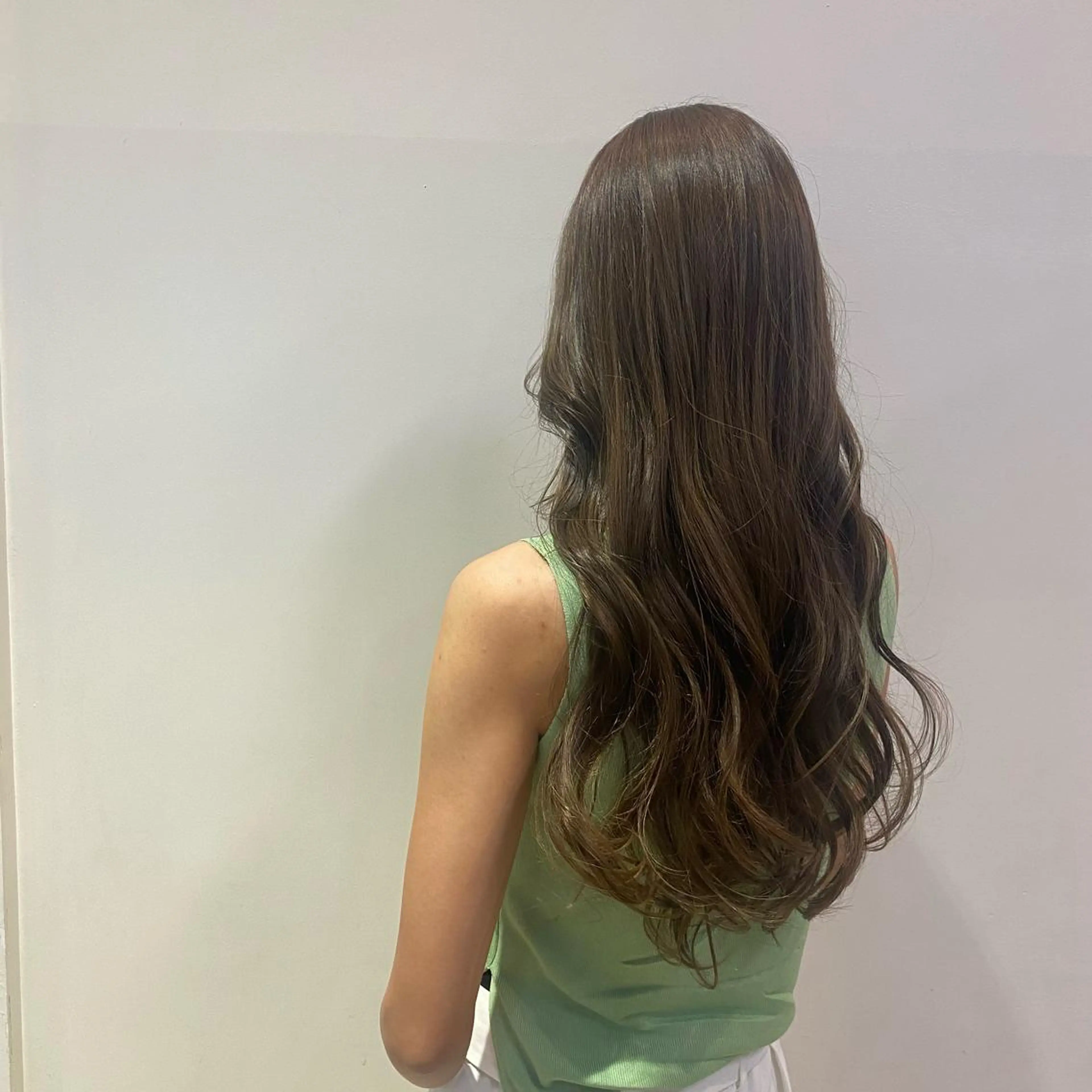 ロング 山川 玲奈のヘアスタイル