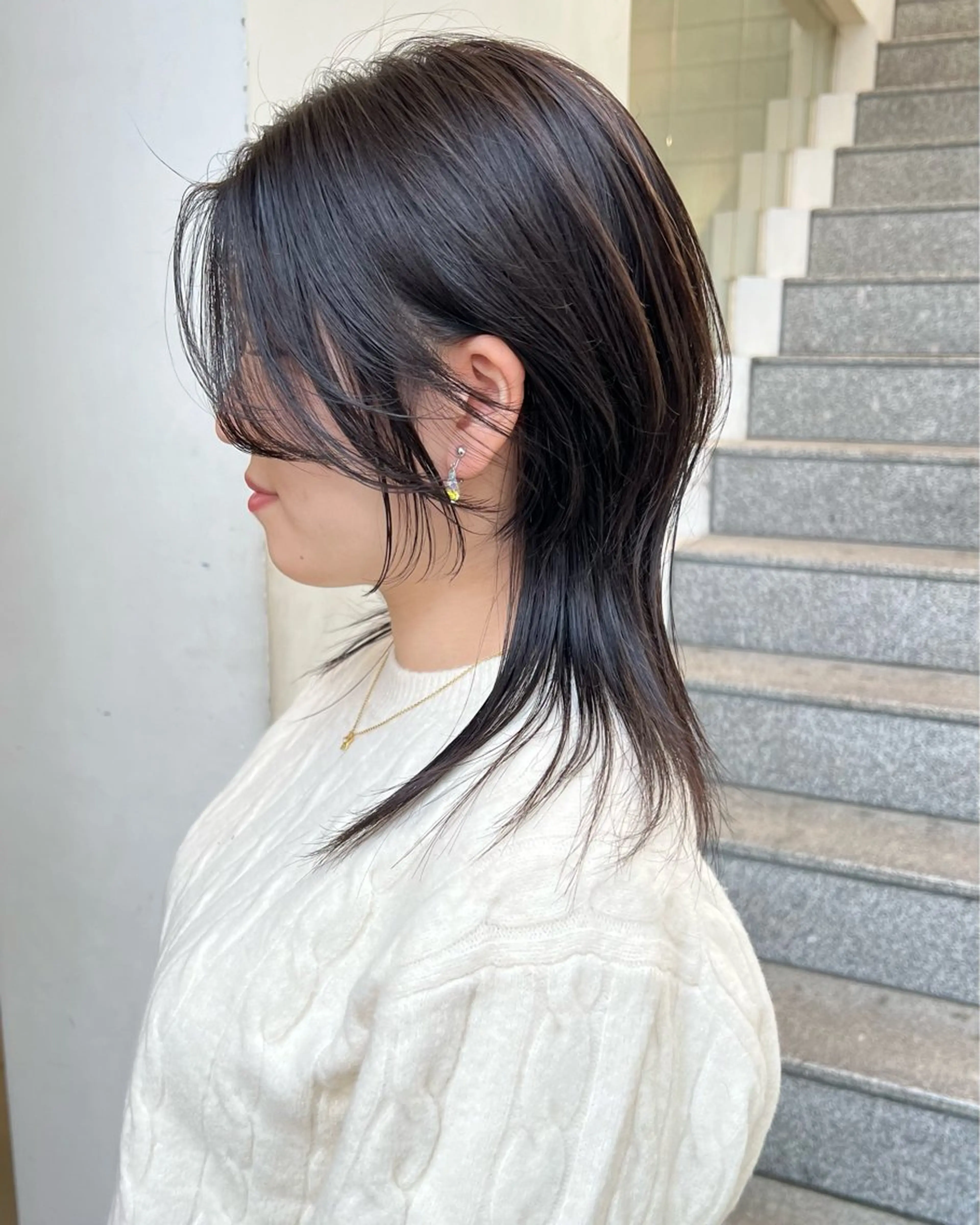 ロング レイヤーカット 小顔カット ウルフカット ウルフレイヤー カット TOMOYAレイヤー ブリーチ縮毛矯正のヘアスタイル