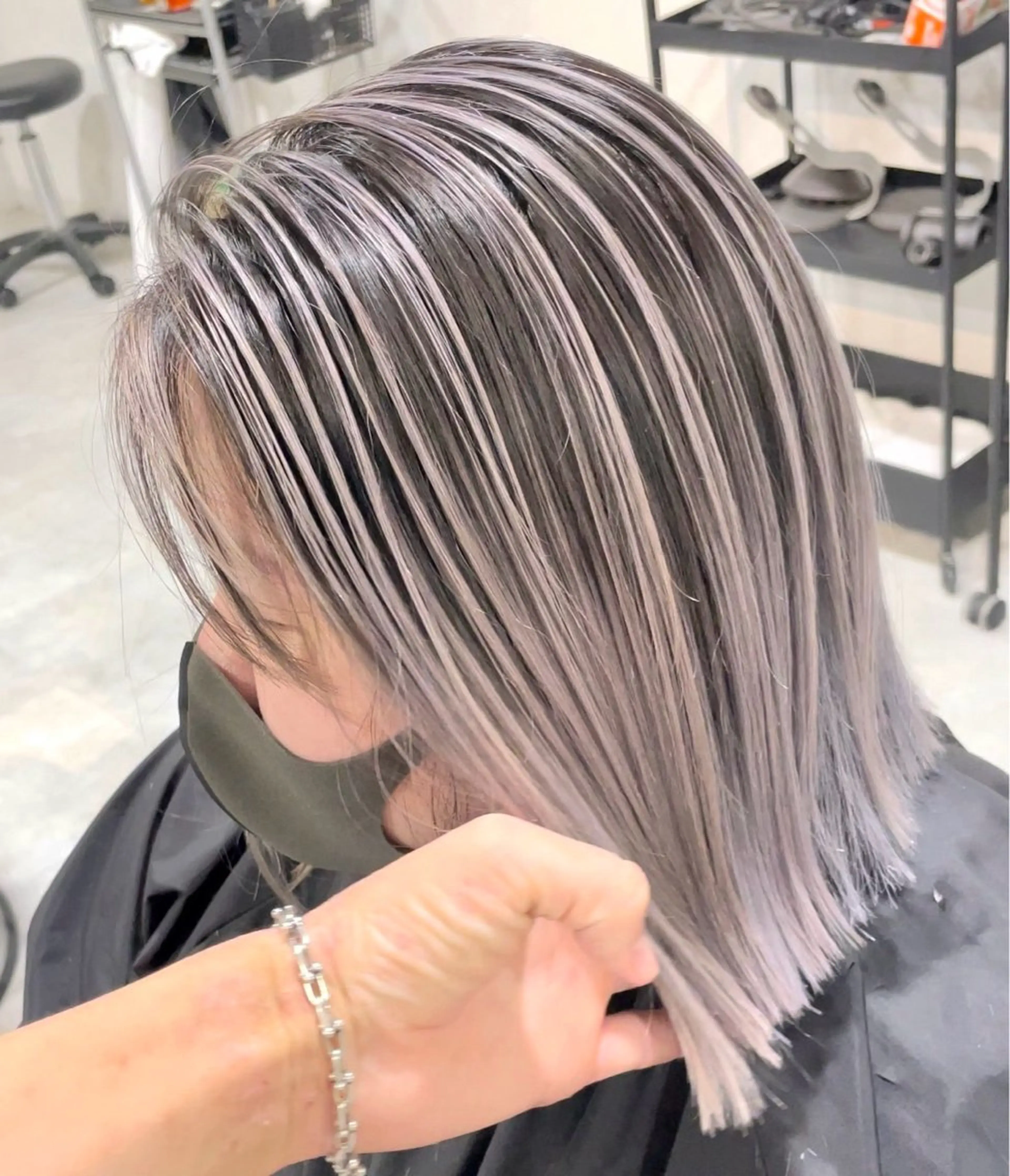 ショート カラー バレイヤージュ レイヤーカット 神戸で縮毛矯正/髪質 改善/お任せくださいのヘアスタイル