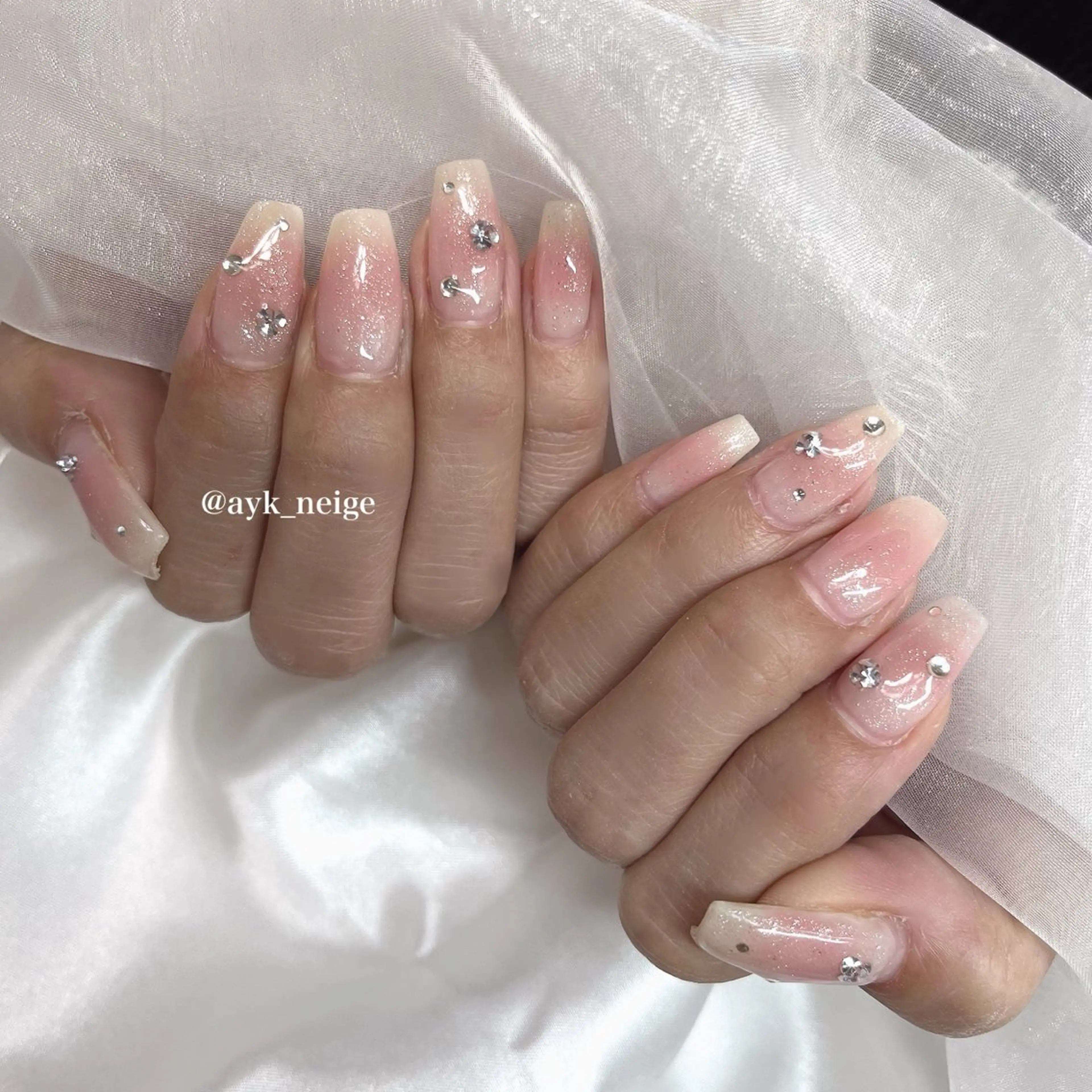ネイル フットネイル フレンチネイル キラキラネイル 韓国ネイル マグネットネイル n'eige nail所属・大谷 綾香のネイルデザイン